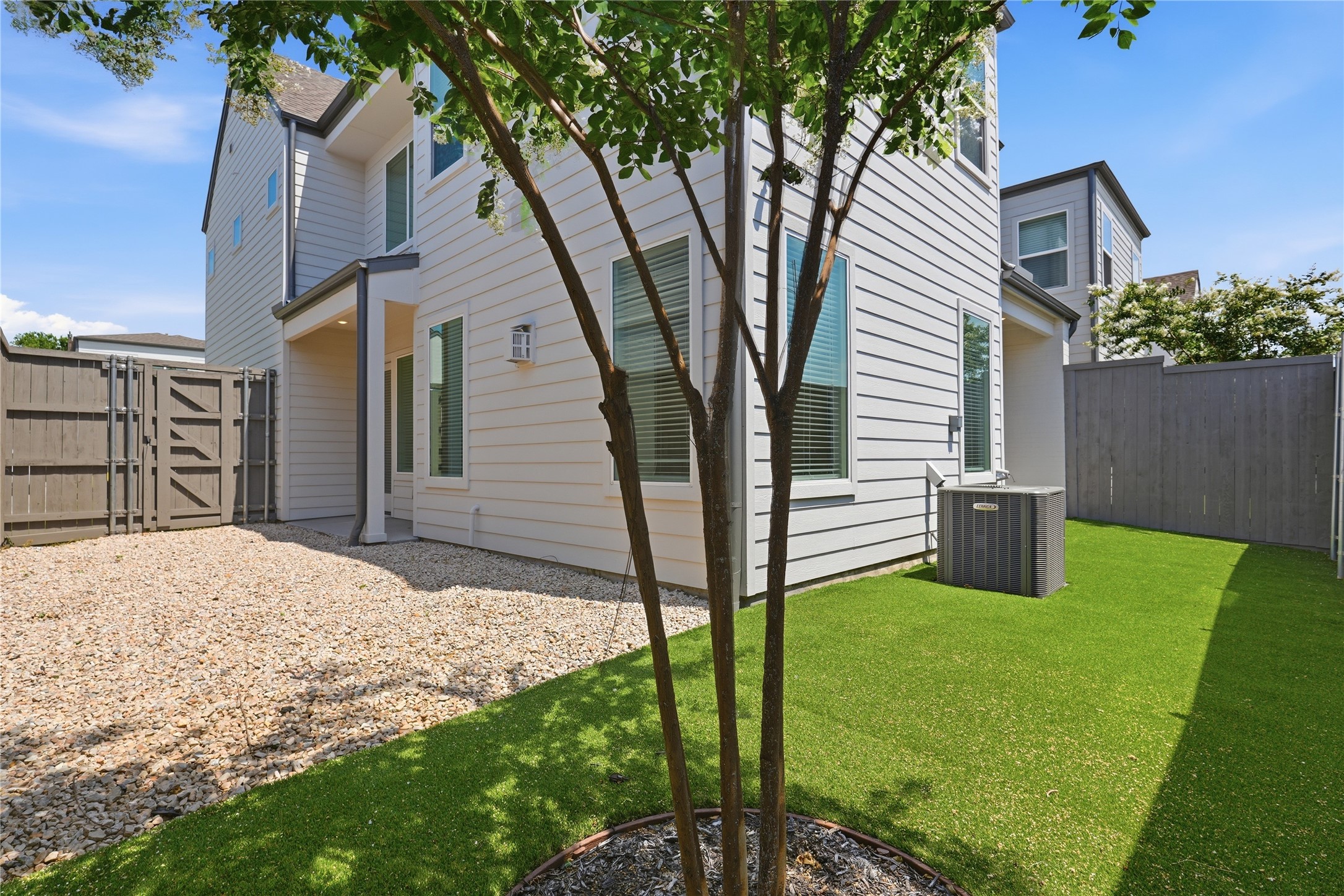11637 Liberty Commons