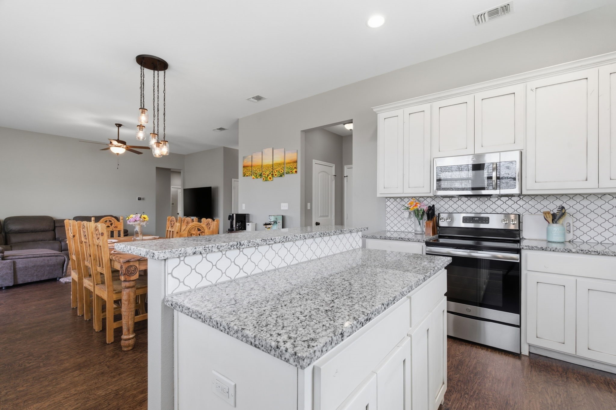 711 Hadley Lane