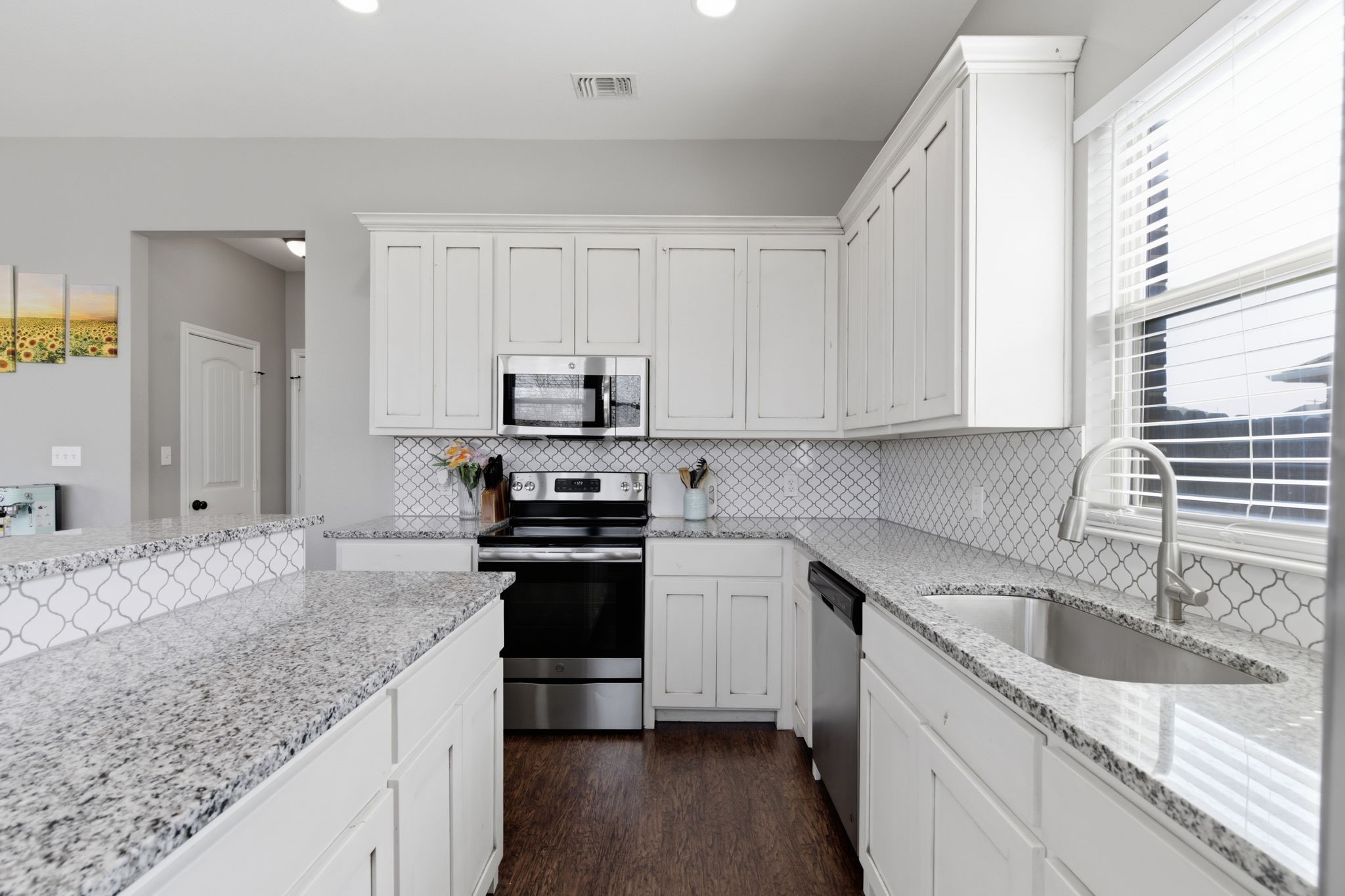 711 Hadley Lane