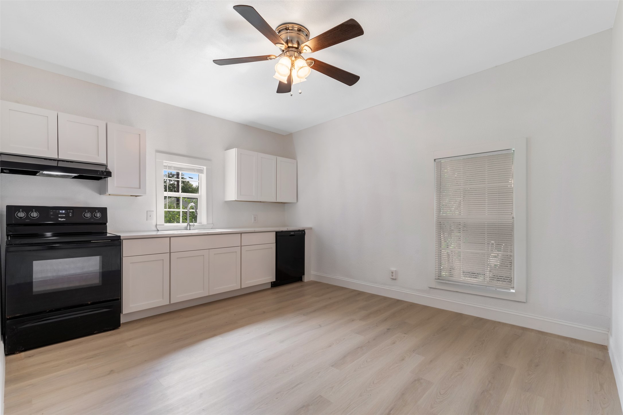 911 N Branch Street