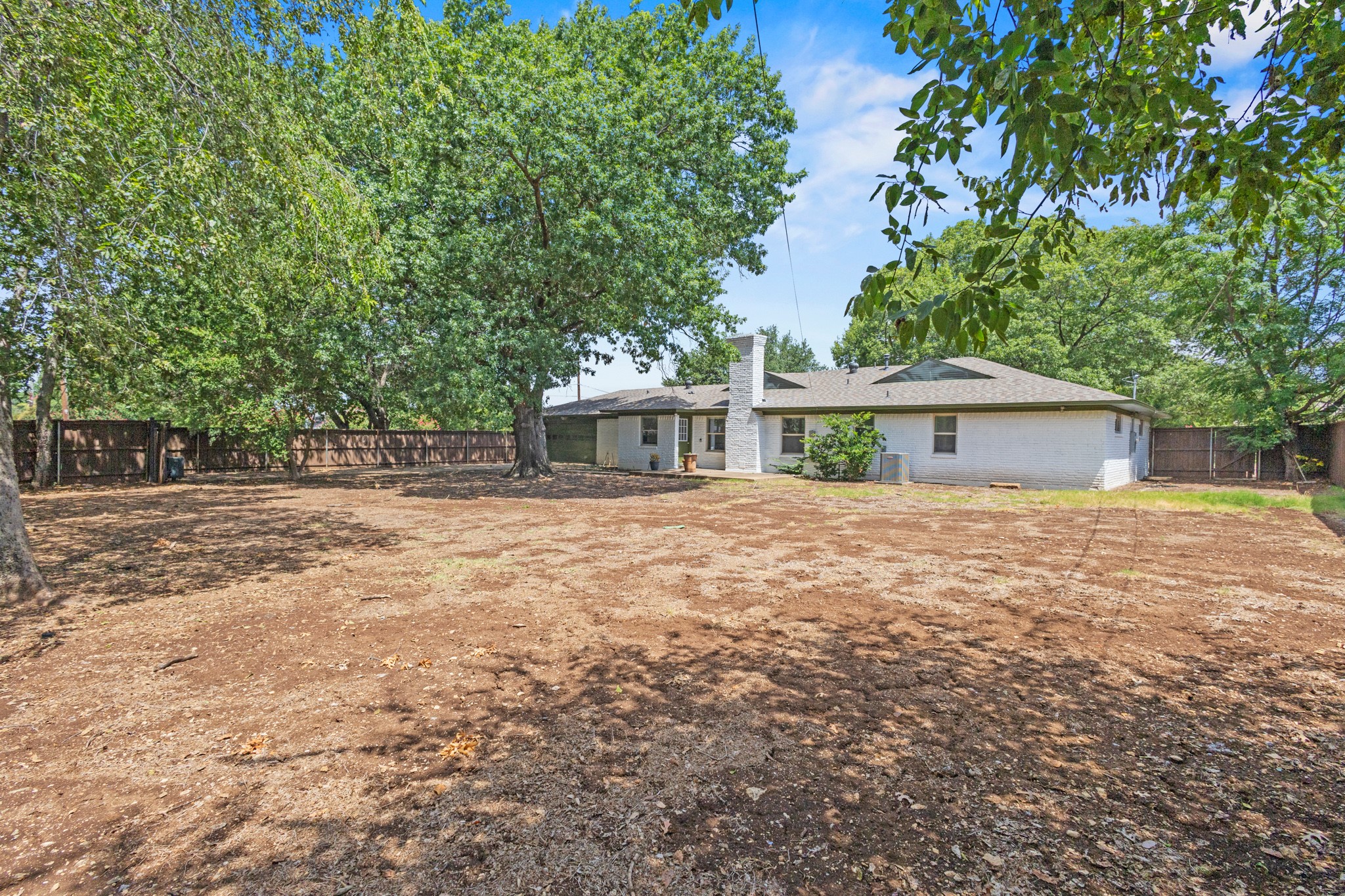 3908 Royal Lane