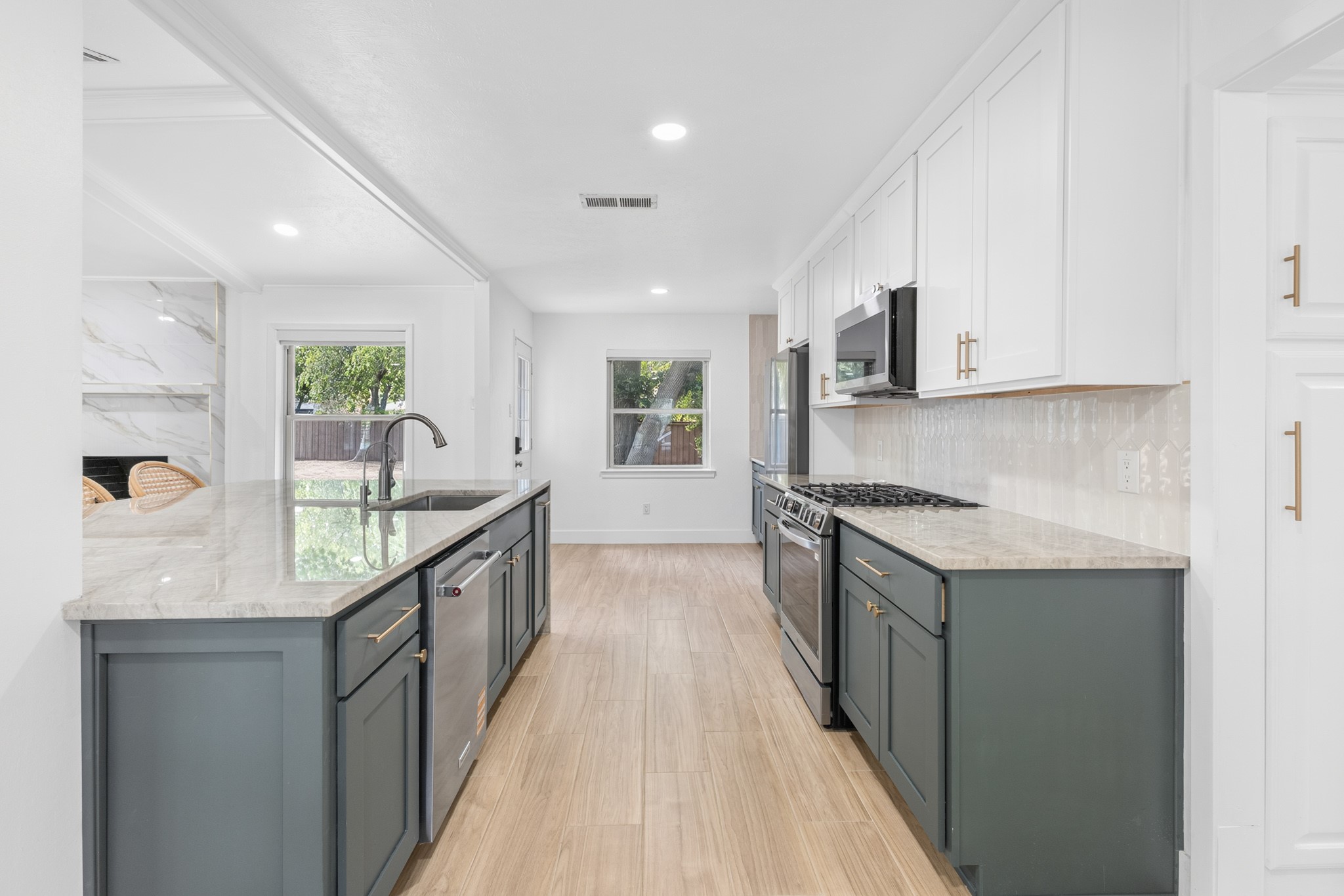 3908 Royal Lane