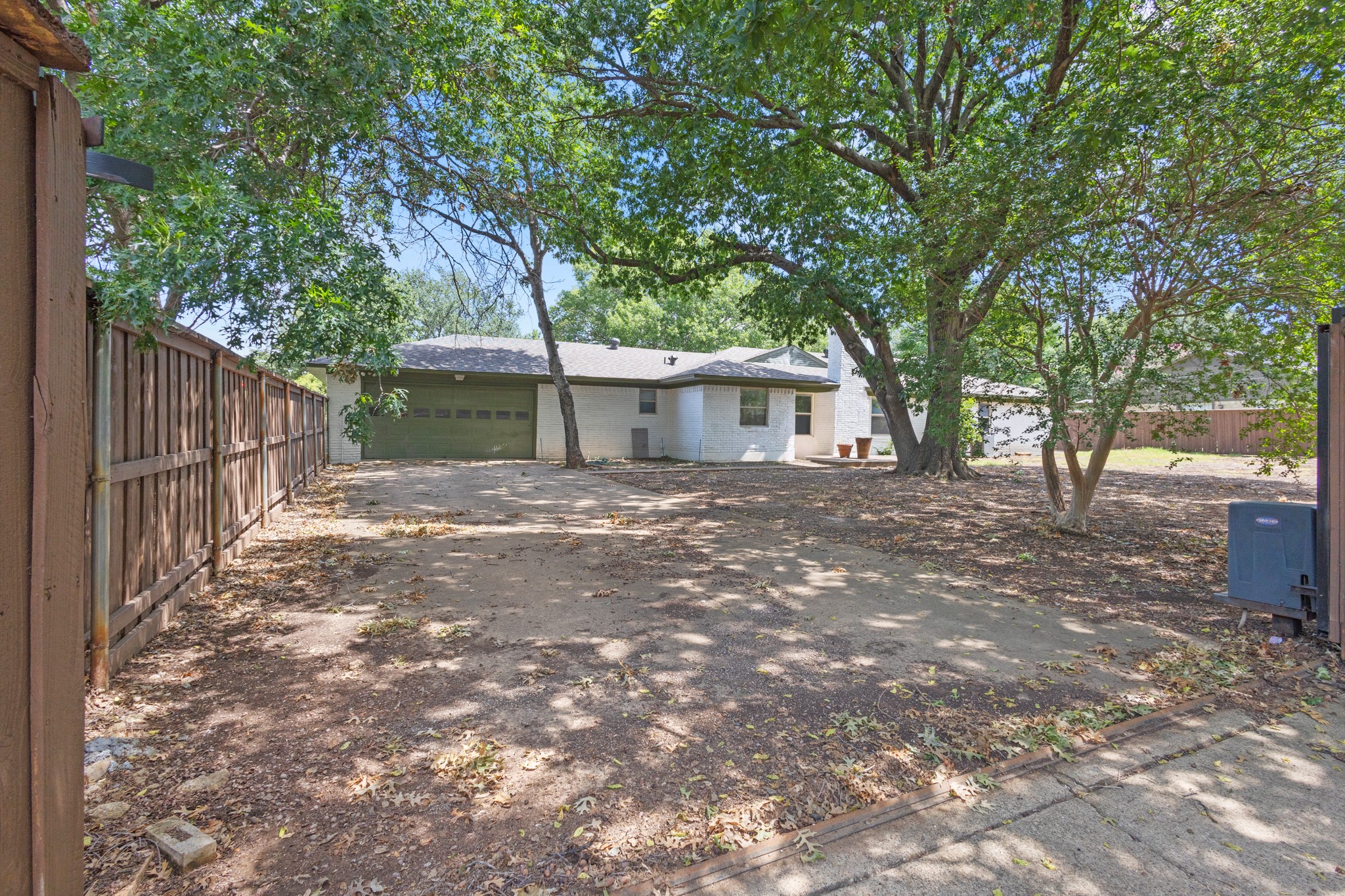 3908 Royal Lane
