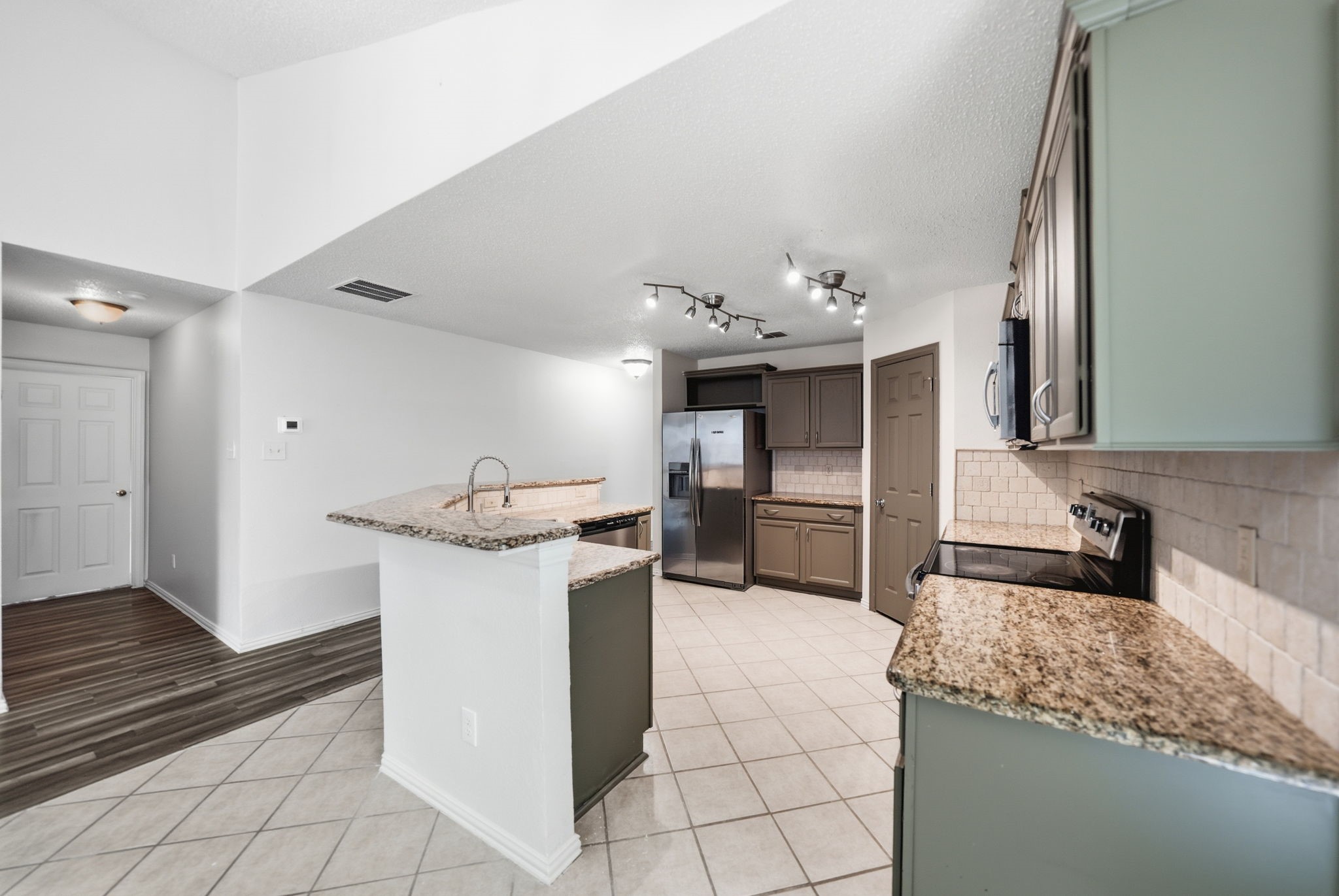 5228 Boxwood Lane