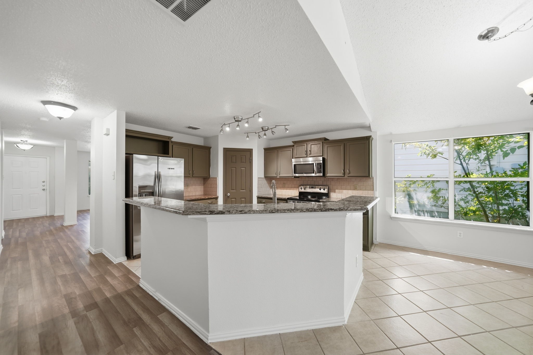 5228 Boxwood Lane