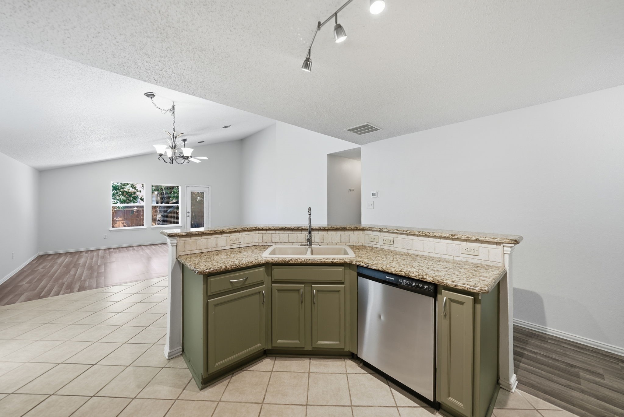 5228 Boxwood Lane