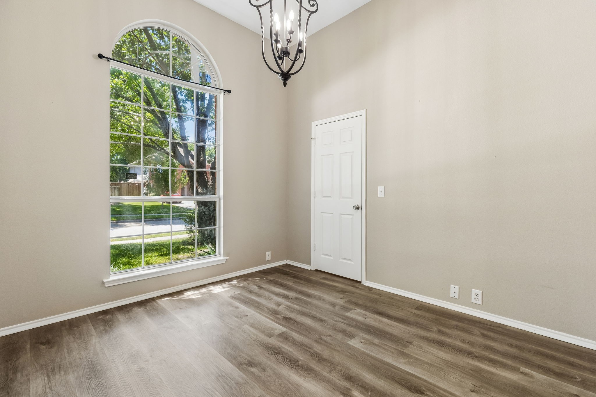 3313 Heatherbrook Drive