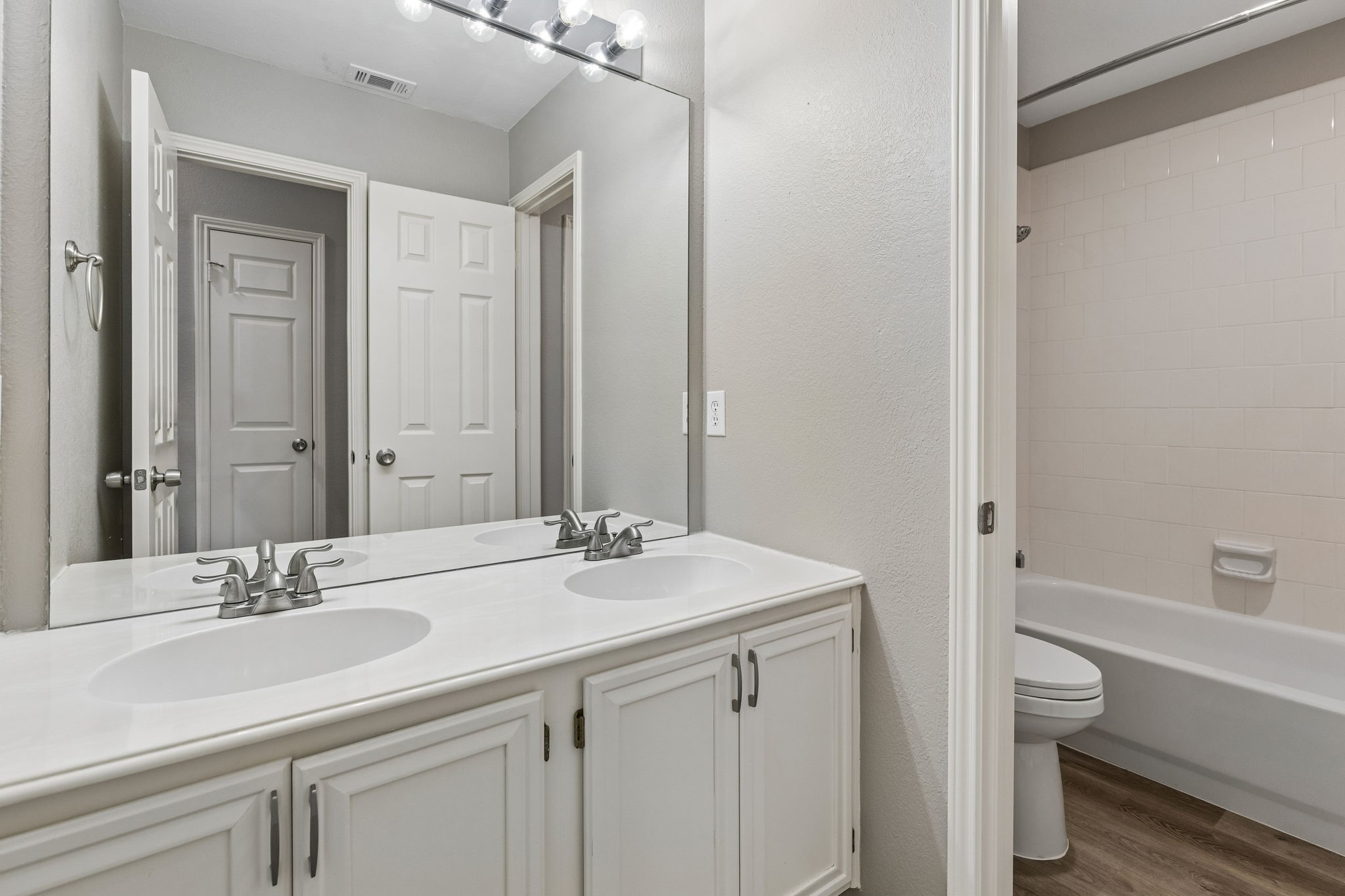 3313 Heatherbrook Drive