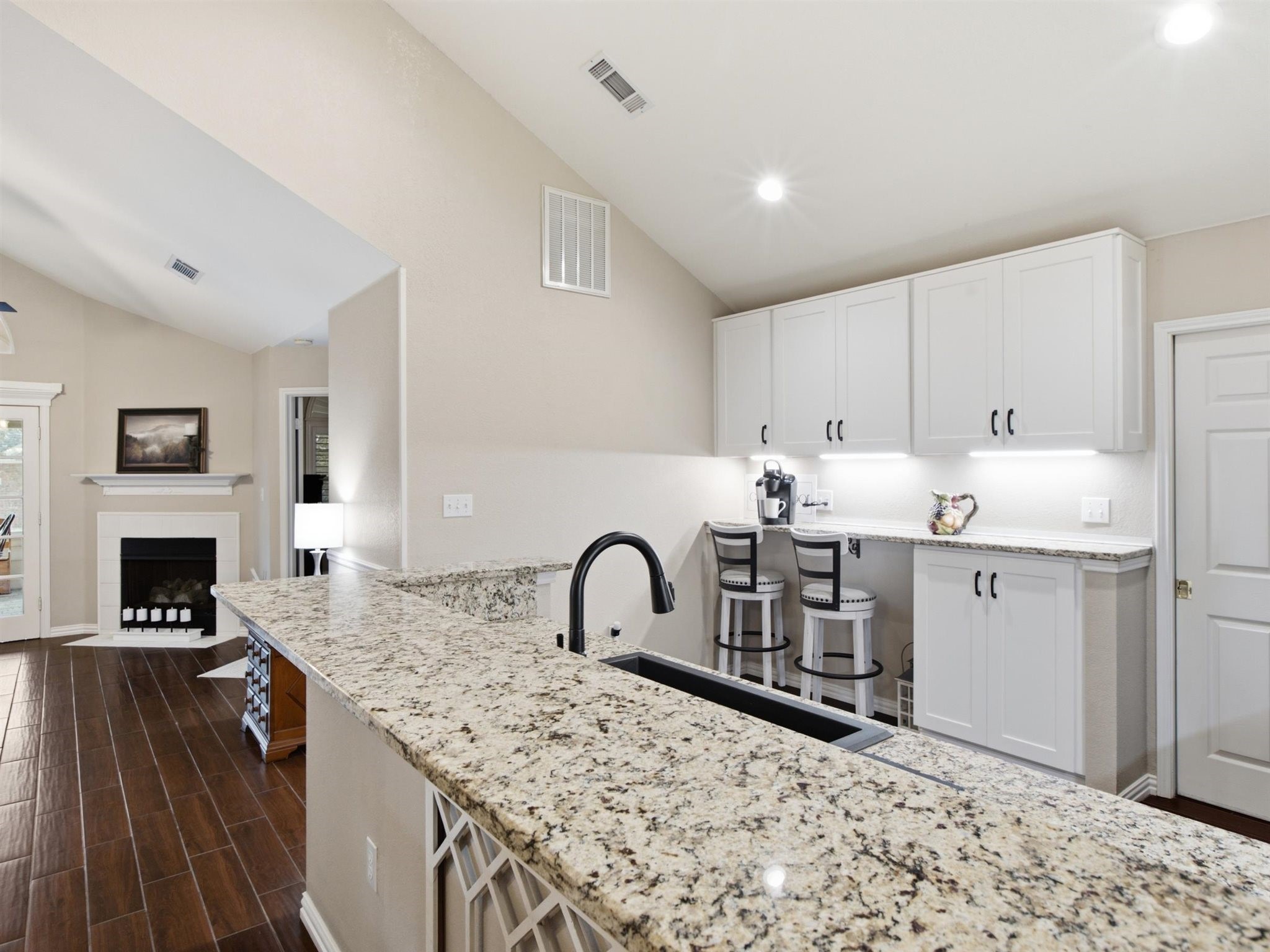 2305 Jennifer Lane