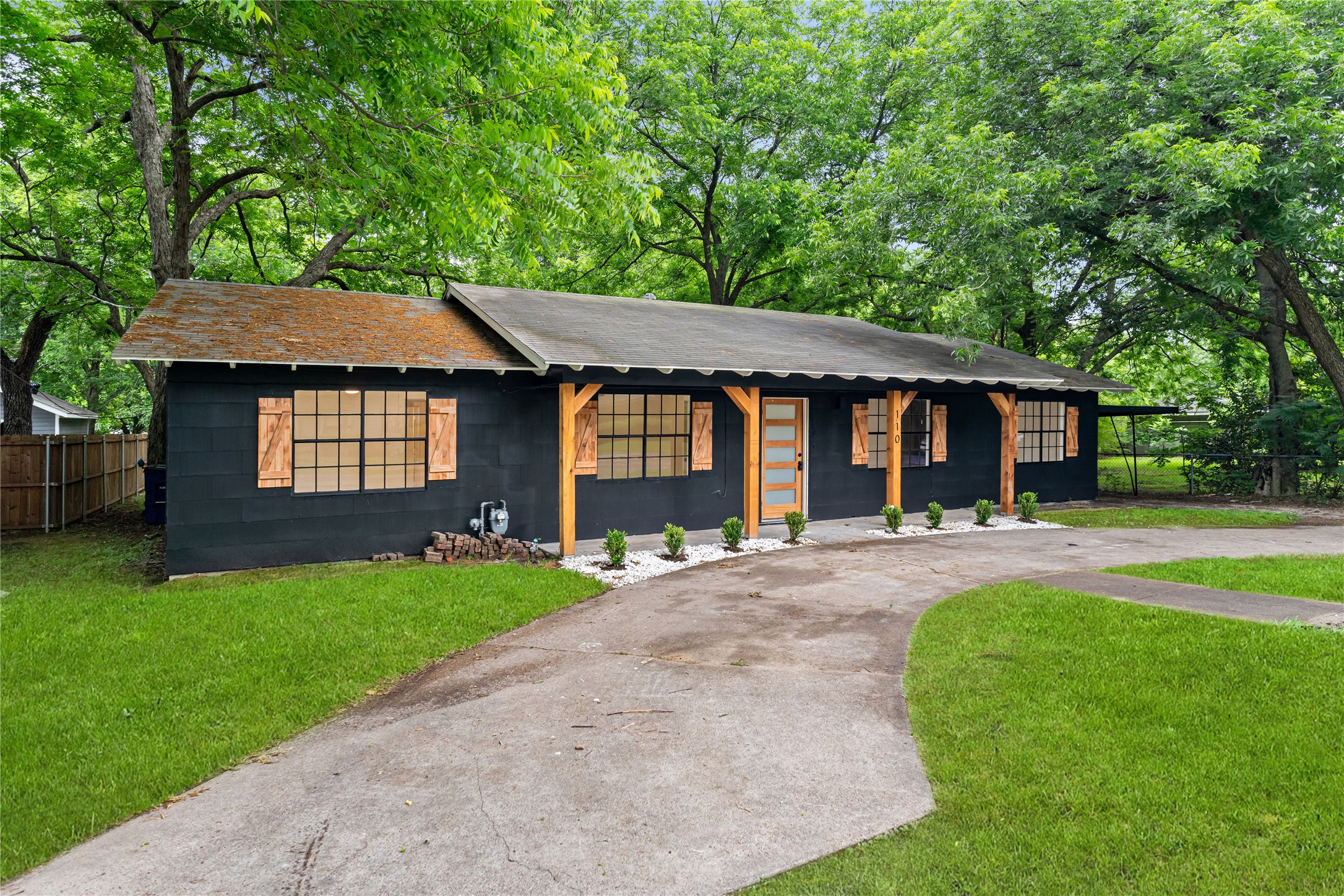 110 Hackberry Street