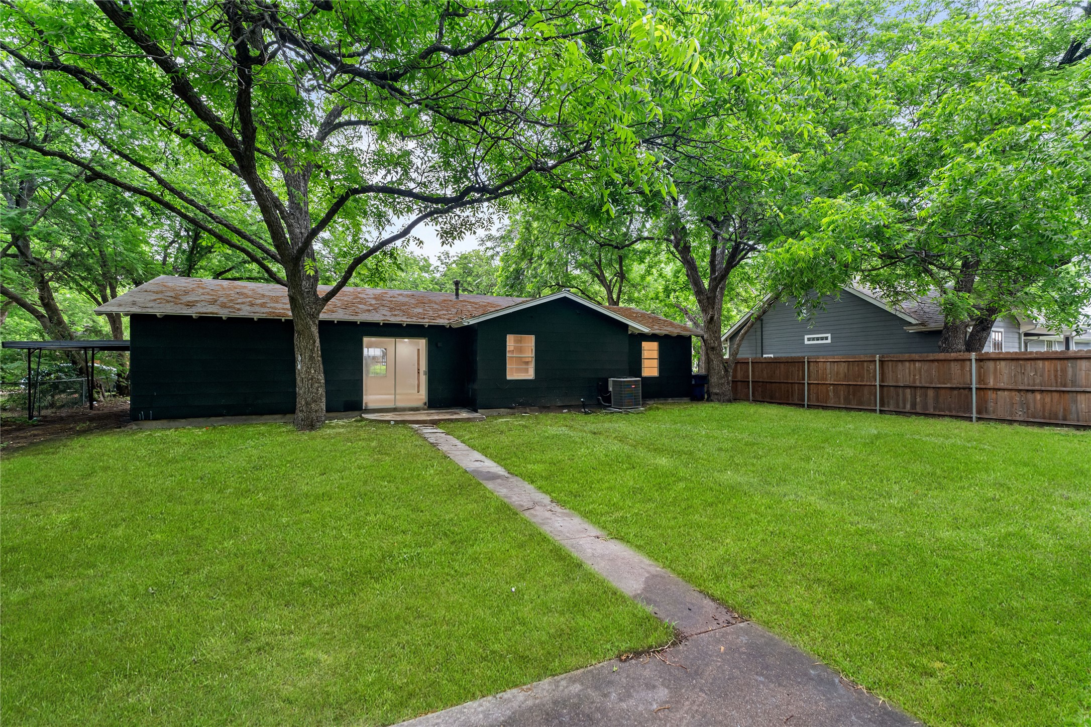110 Hackberry Street