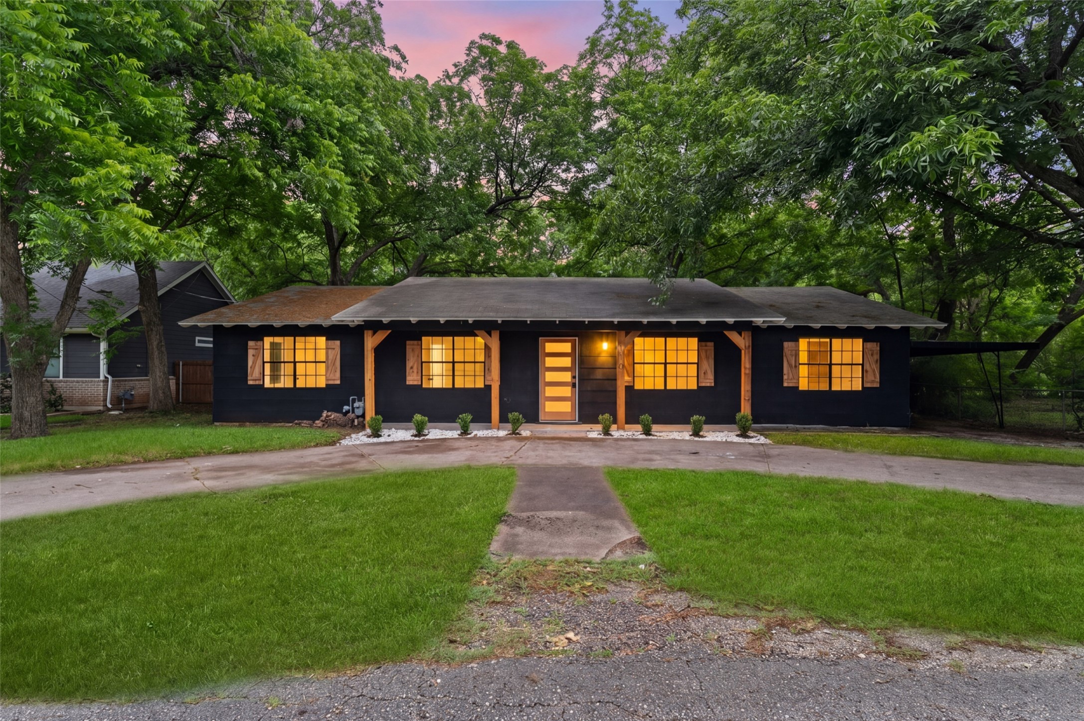 110 Hackberry Street