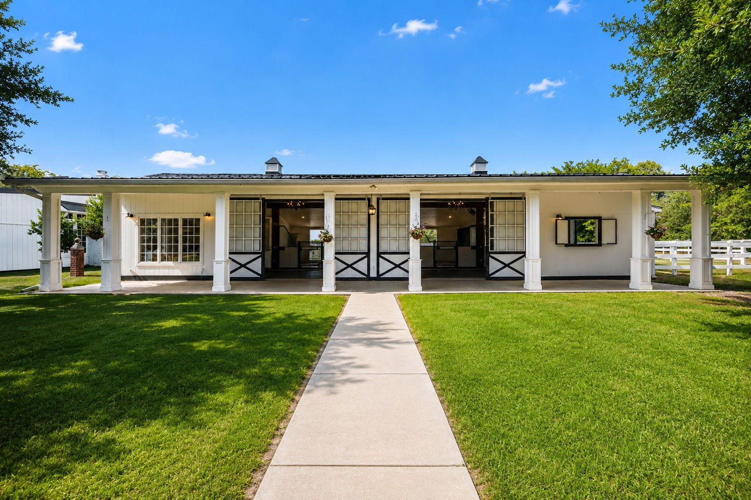 4023 Anns Lane