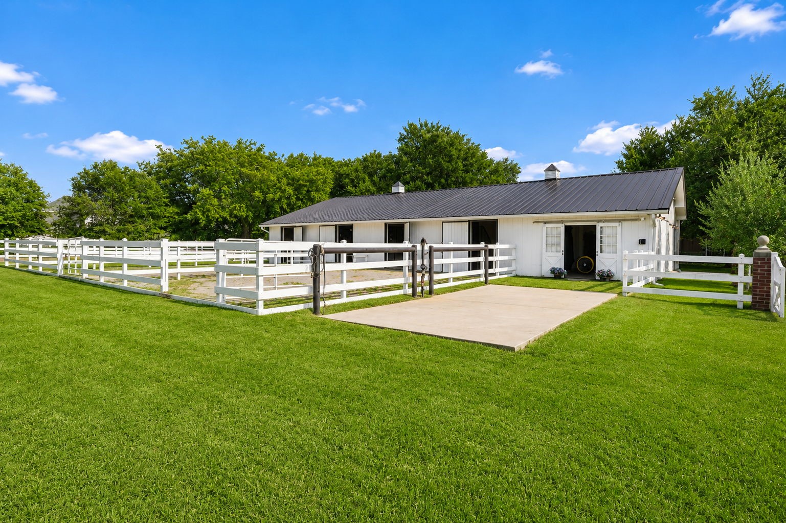 4023 Anns Lane