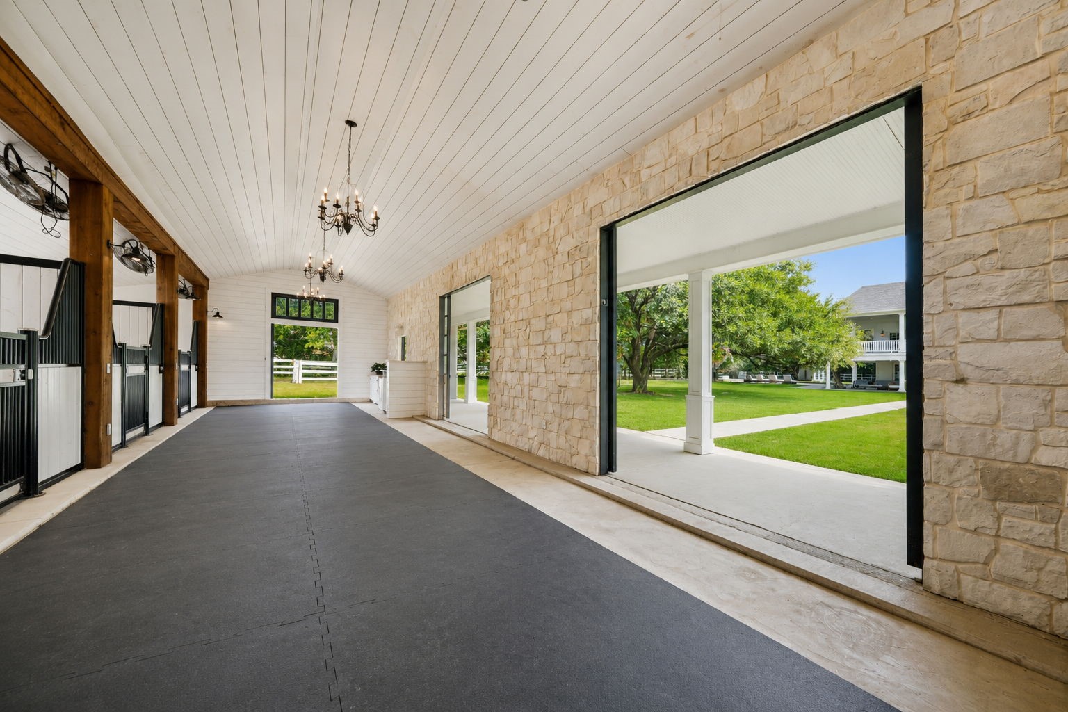 4023 Anns Lane