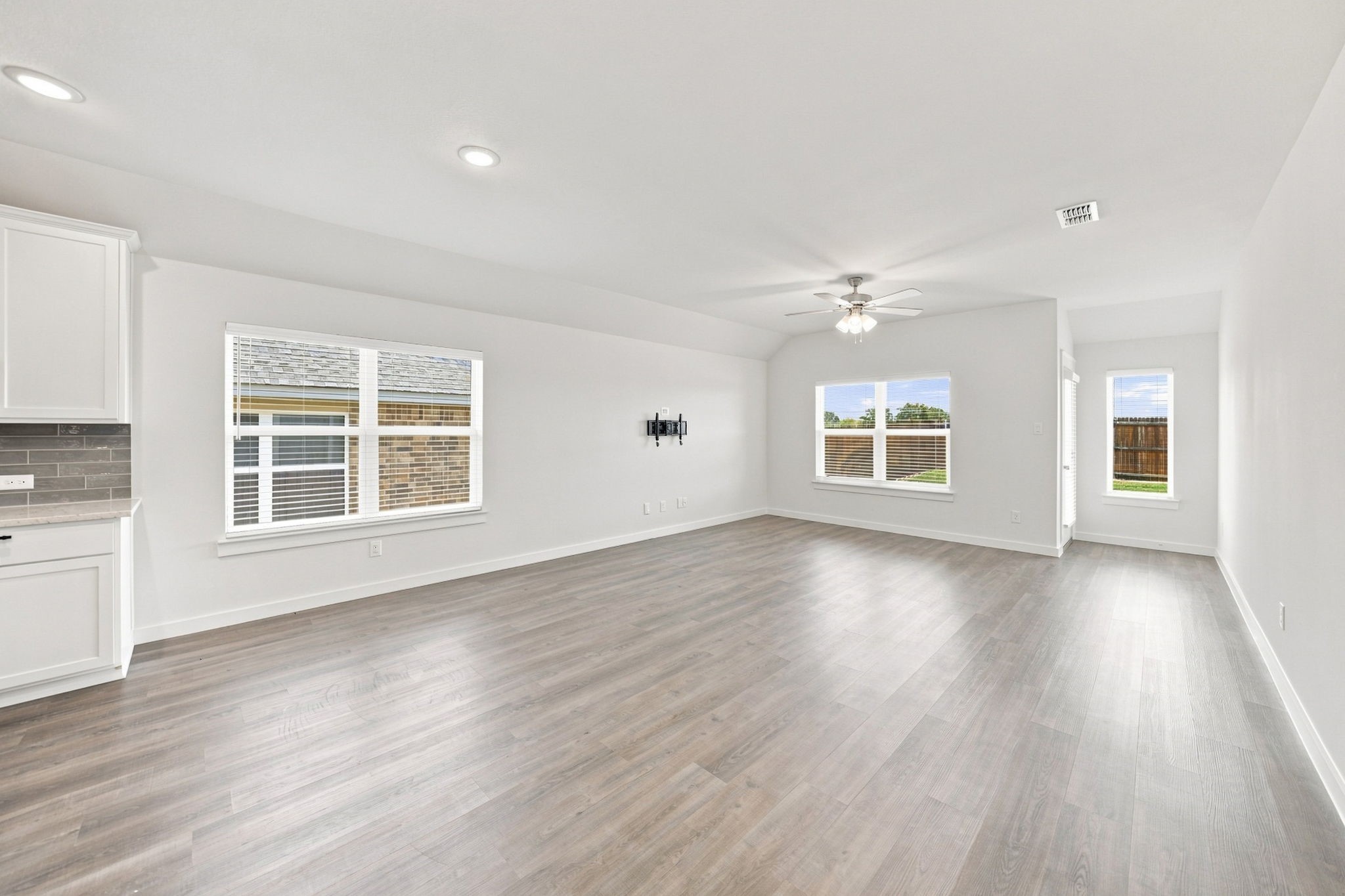702 Woodford Way
