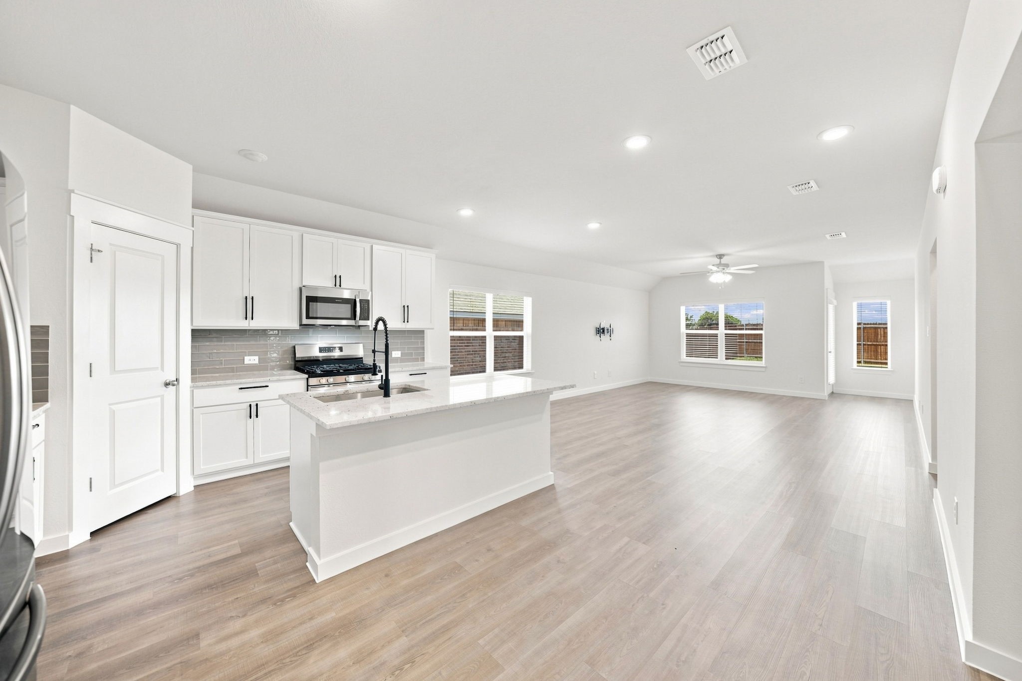 702 Woodford Way