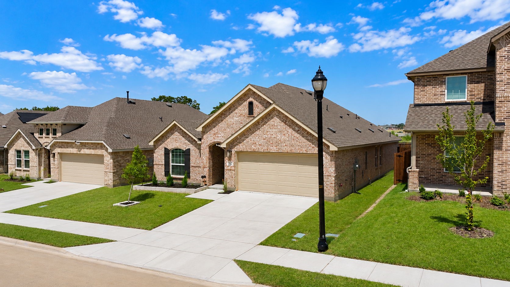 702 Woodford Way