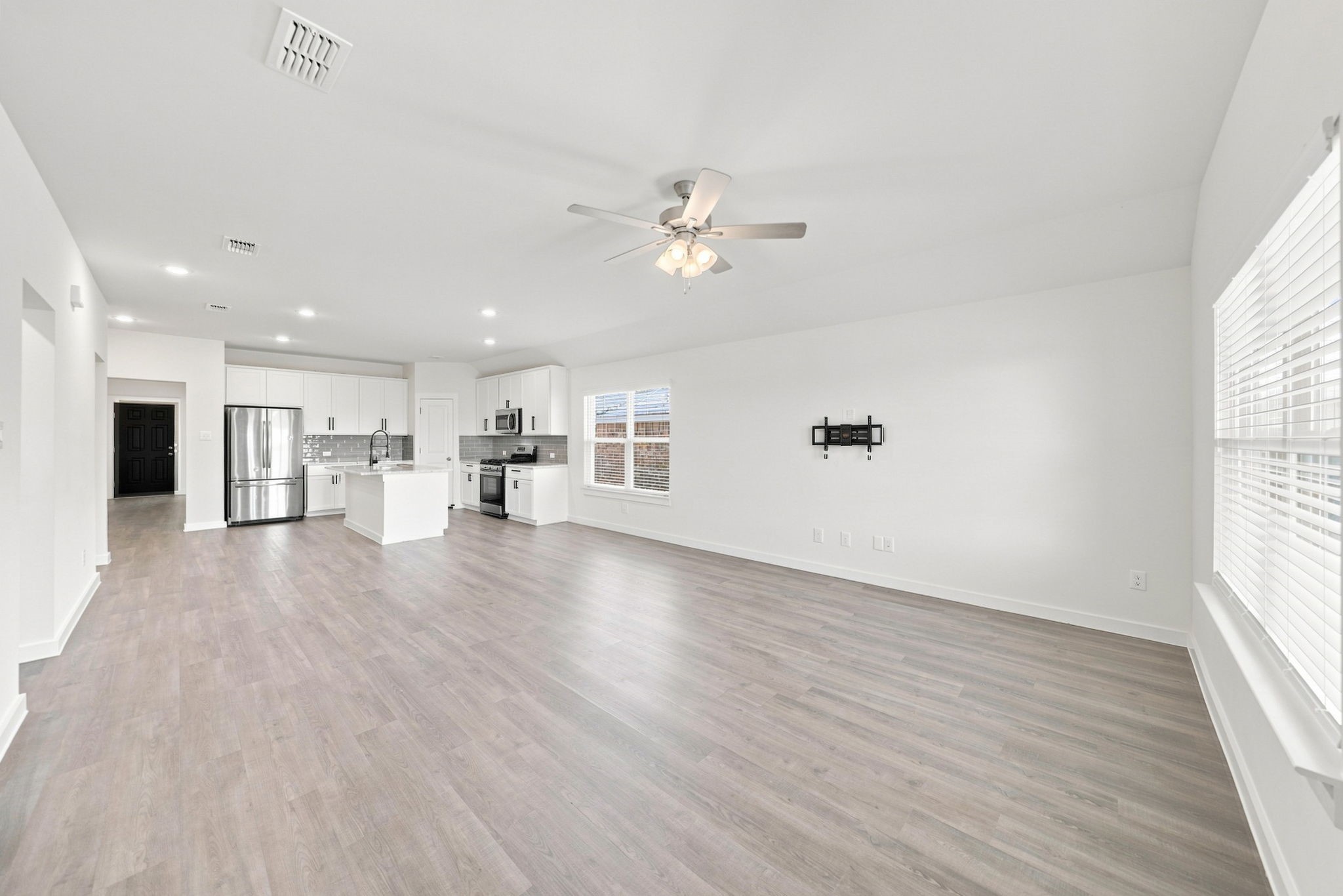 702 Woodford Way