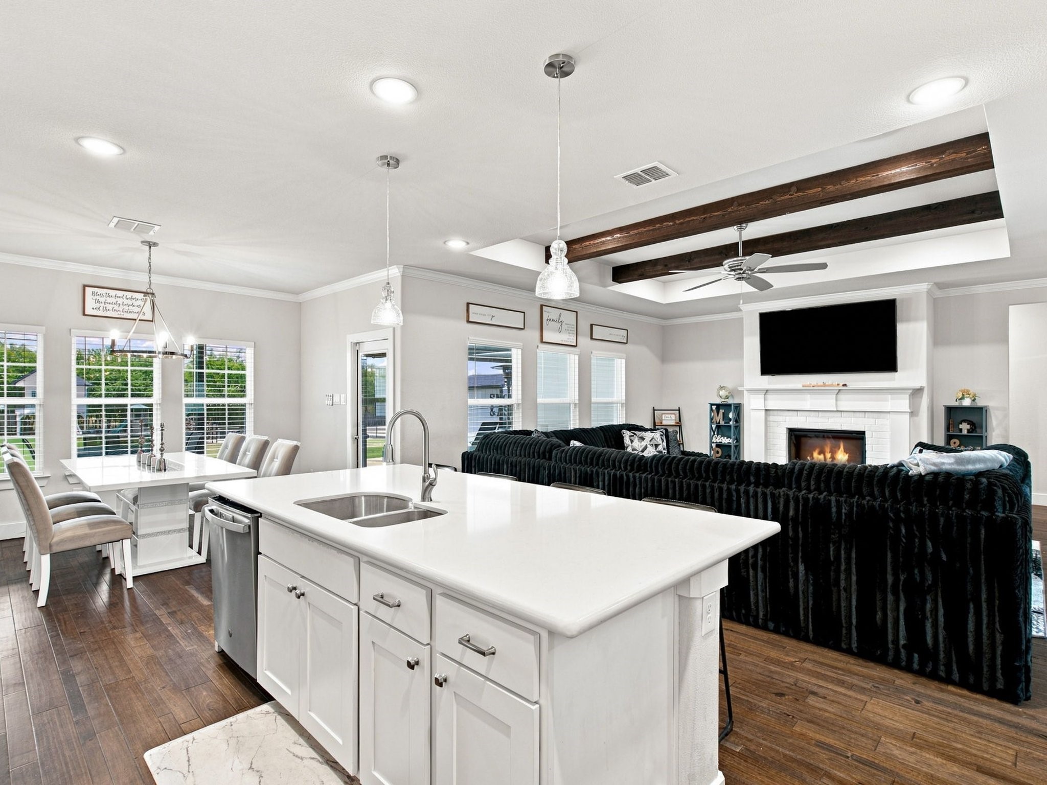 10216 Finch Road