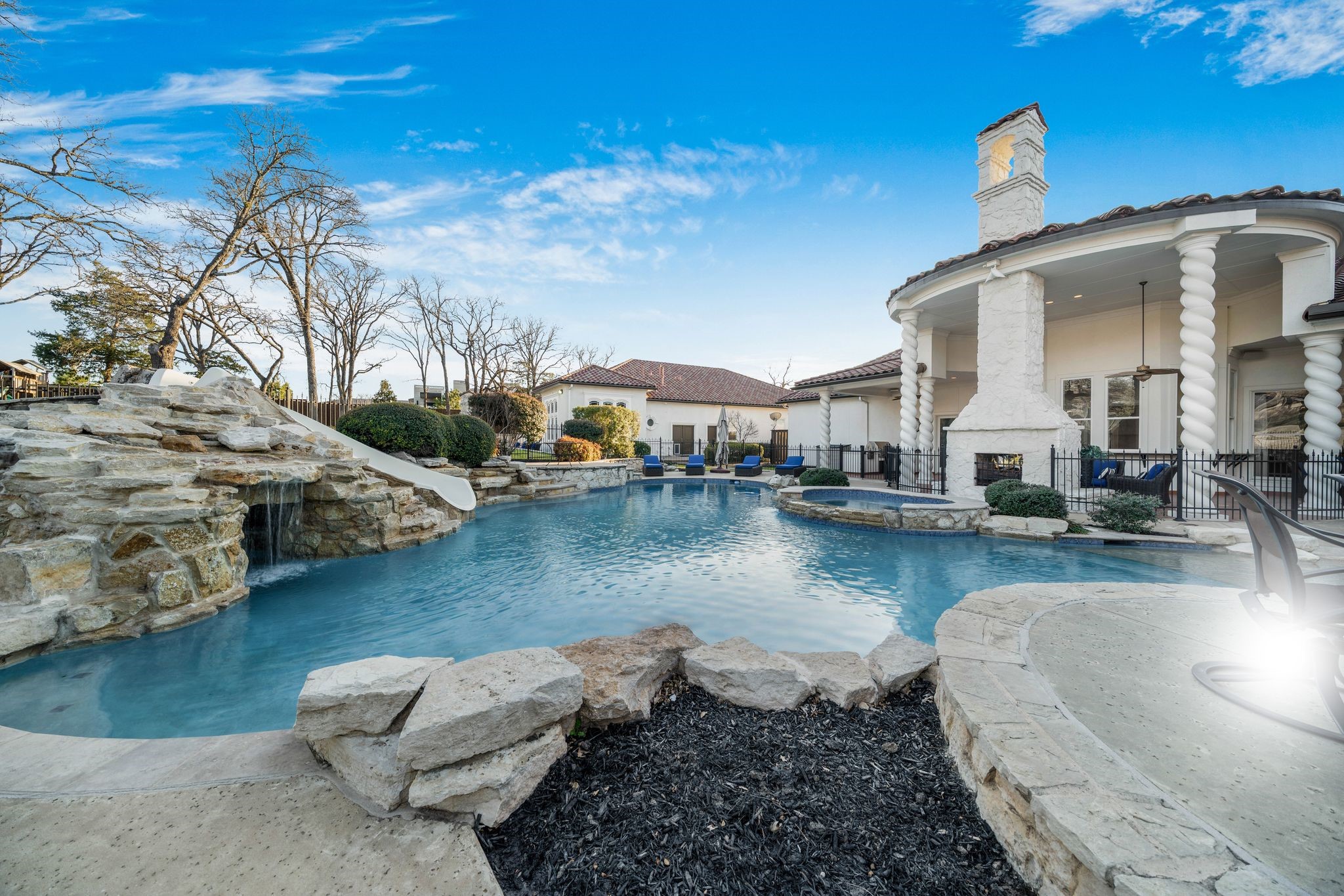 1075 W Dove Road
