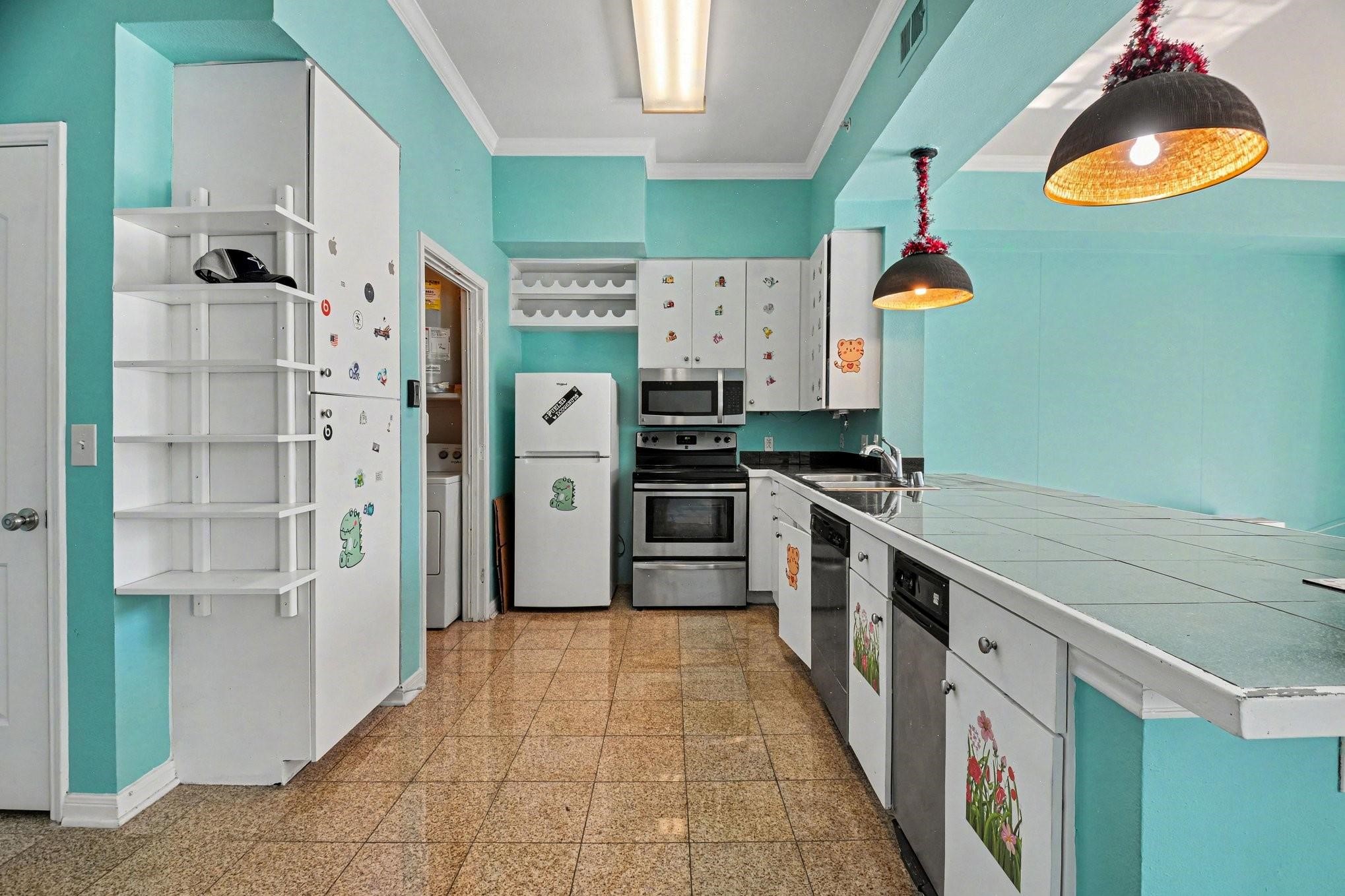 3225 Turtle Creek Boulevard 212