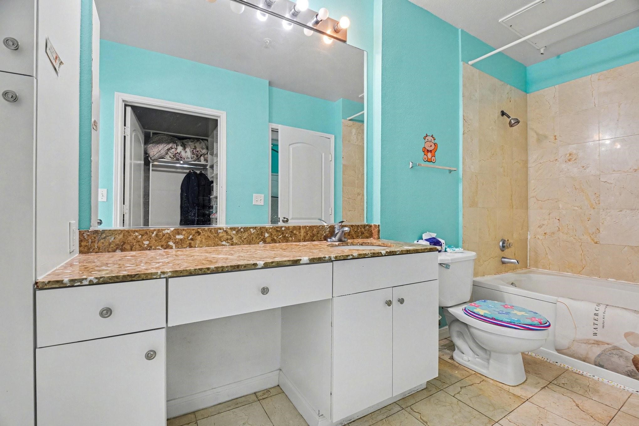 3225 Turtle Creek Boulevard 212
