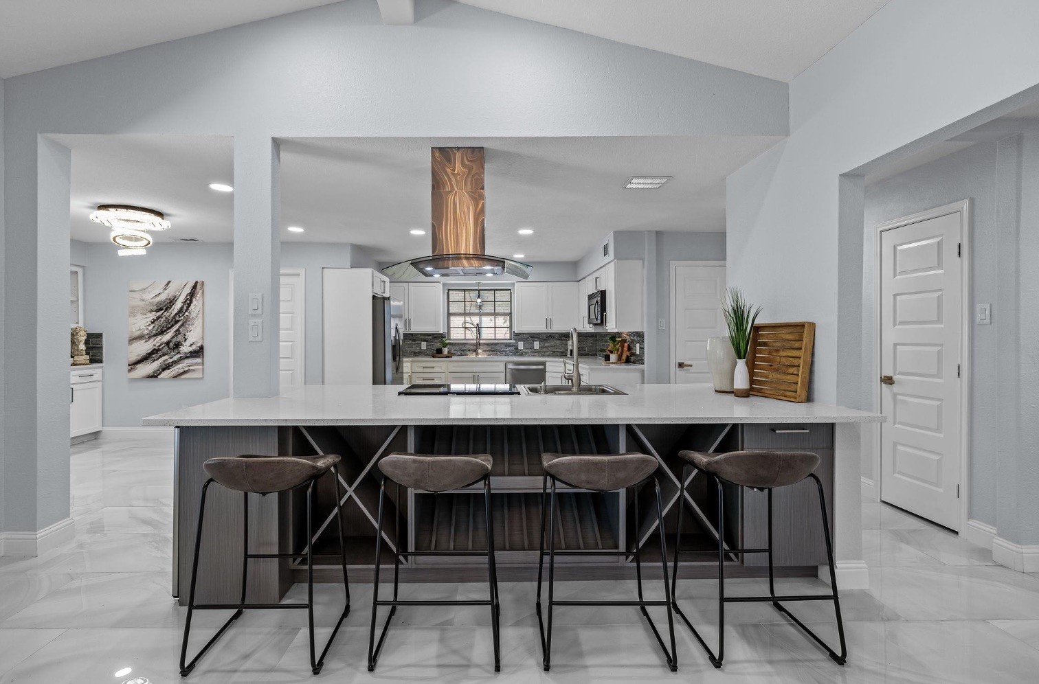 14909 Hillcrest