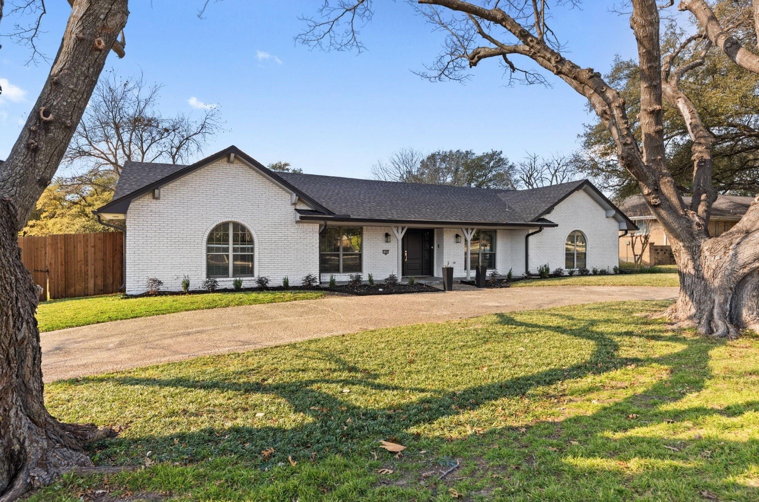 14909 Hillcrest