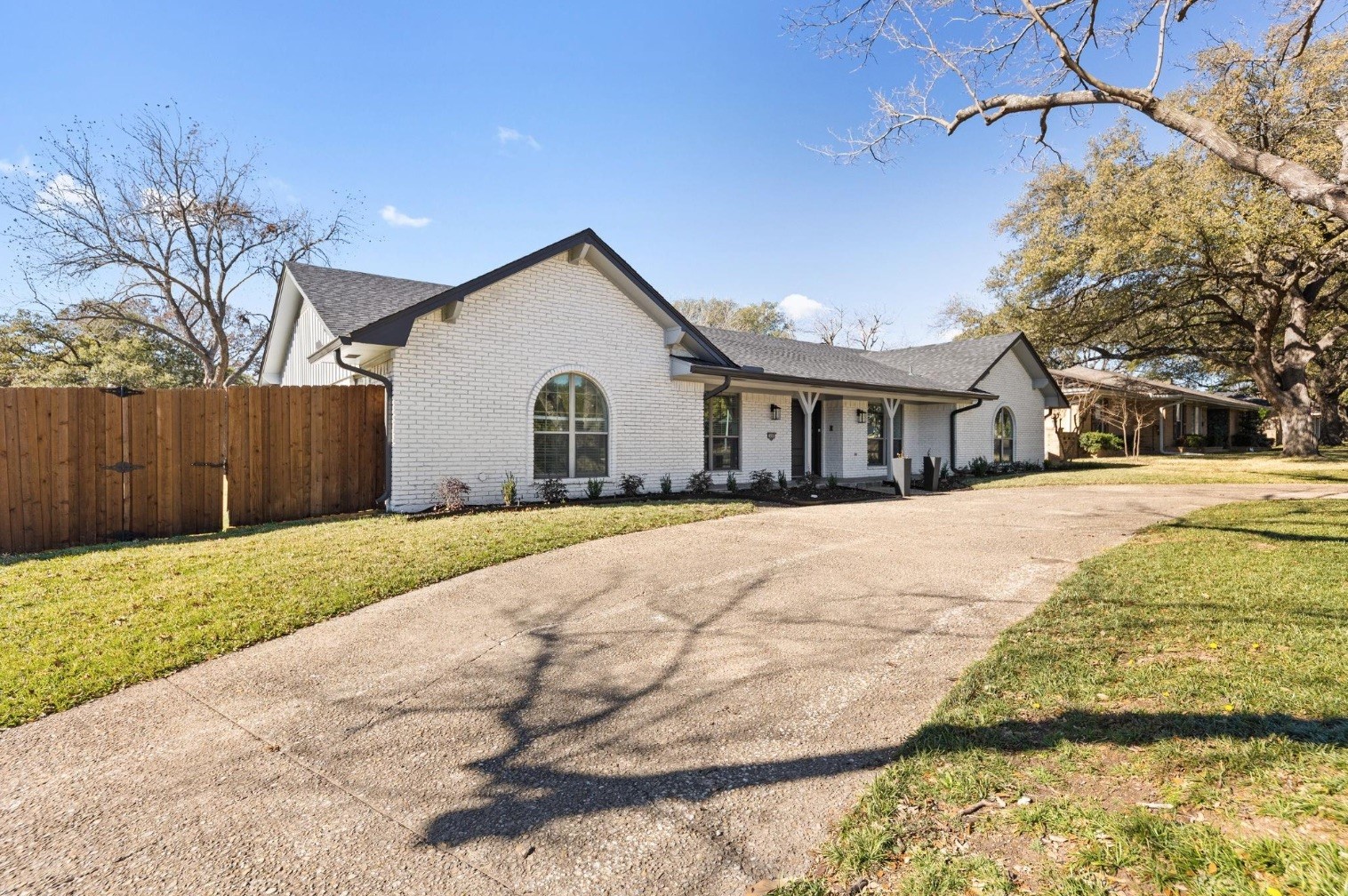 14909 Hillcrest