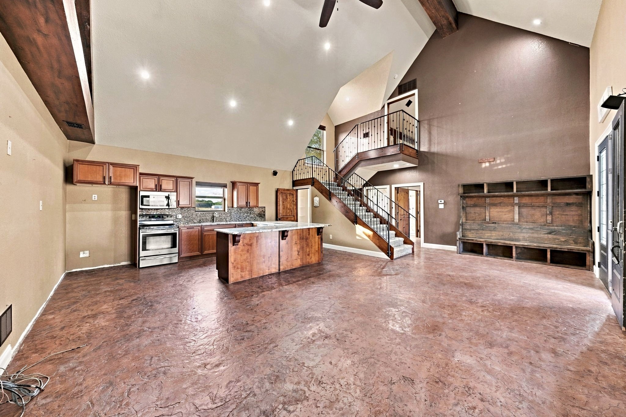 8129 County Road 2419