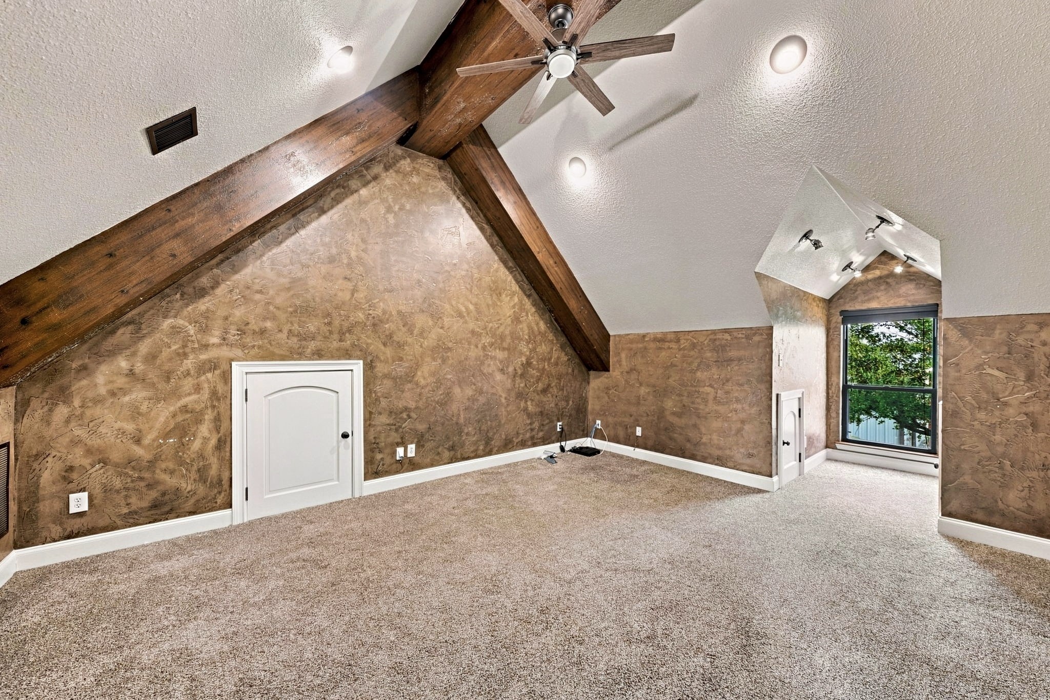 8129 County Road 2419
