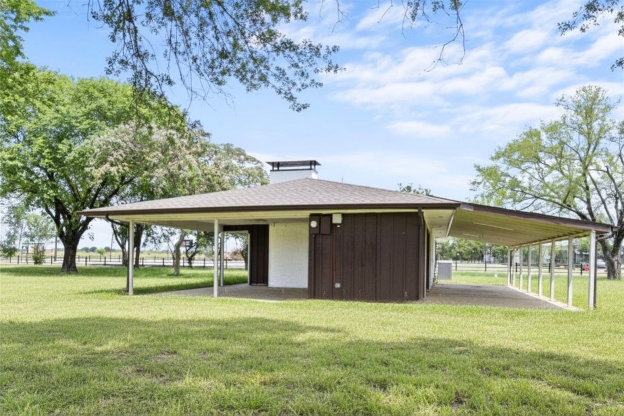 5772 N State Highway 78