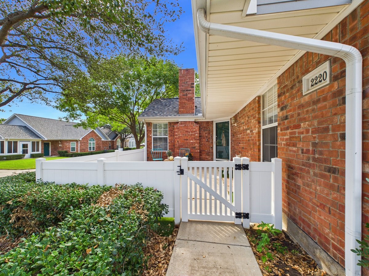 2220 Countryside Drive