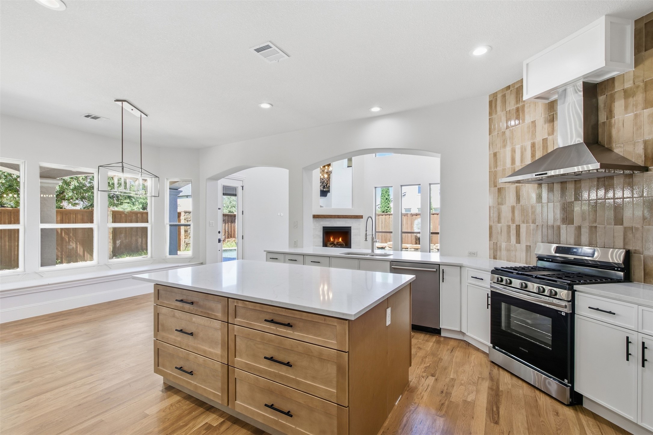 4012 Glenhurst Lane