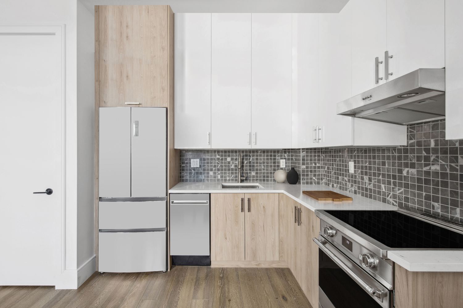 68 N HENRY Street 3B