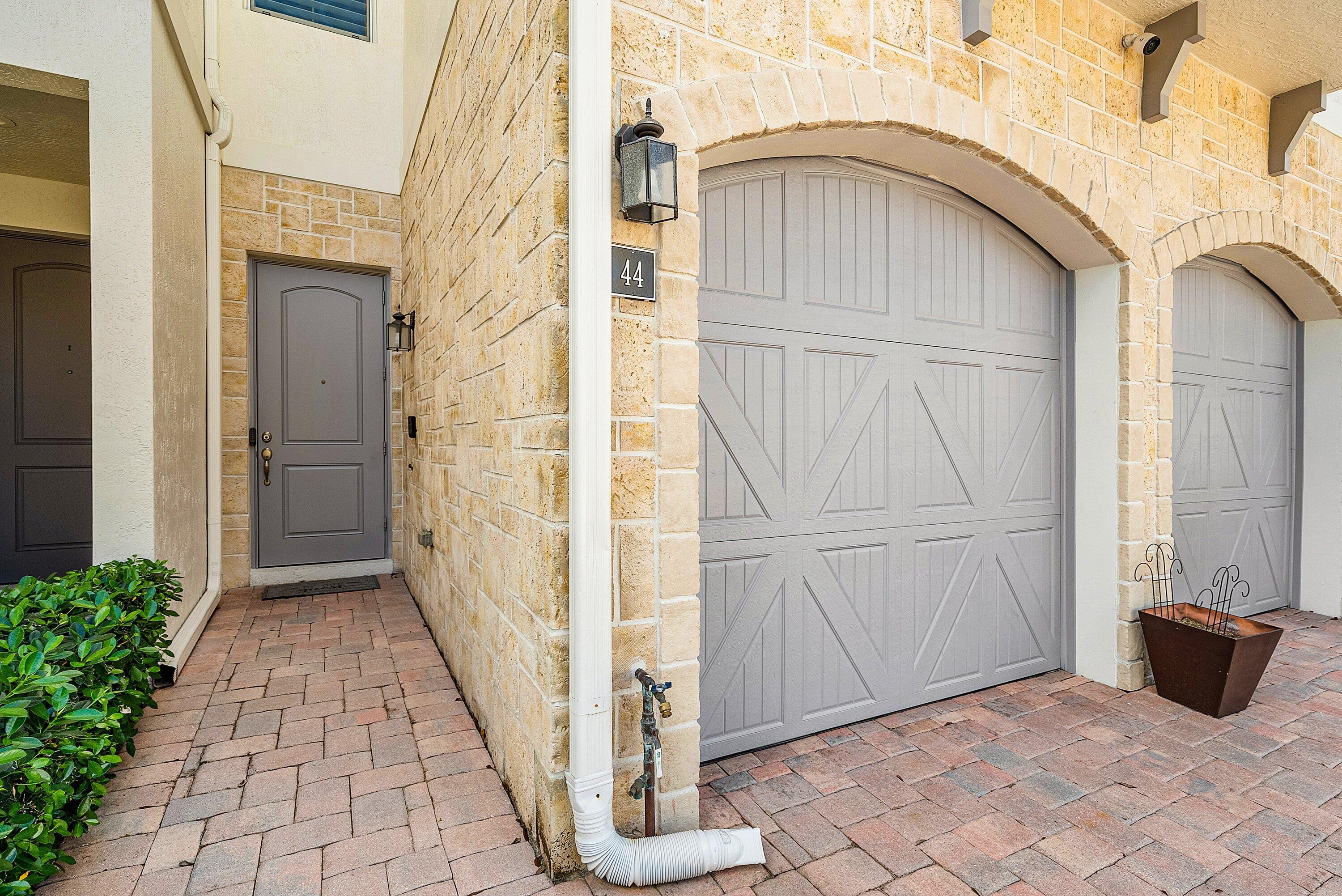 100 NW 69th Cir 44