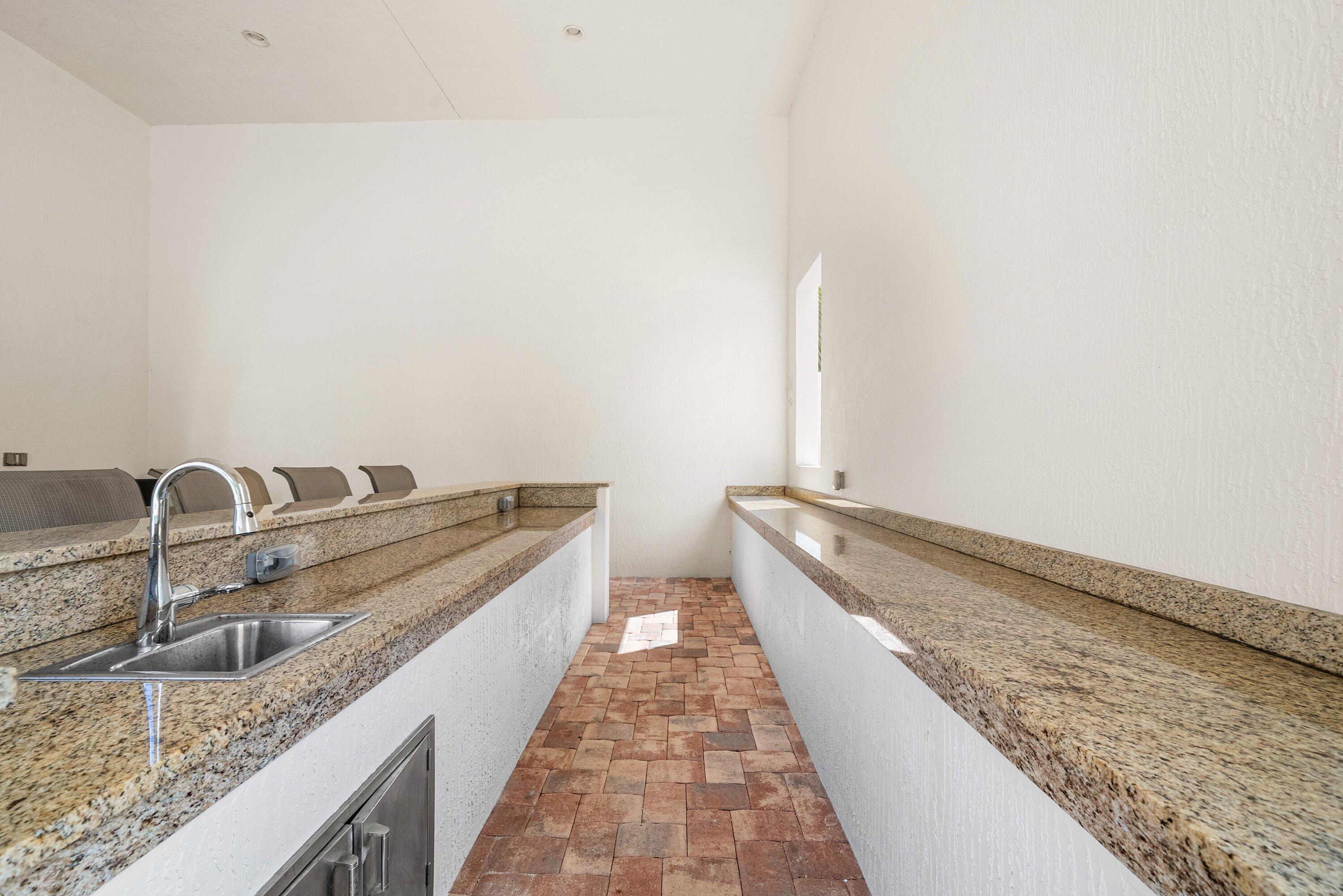 100 NW 69th Cir 44