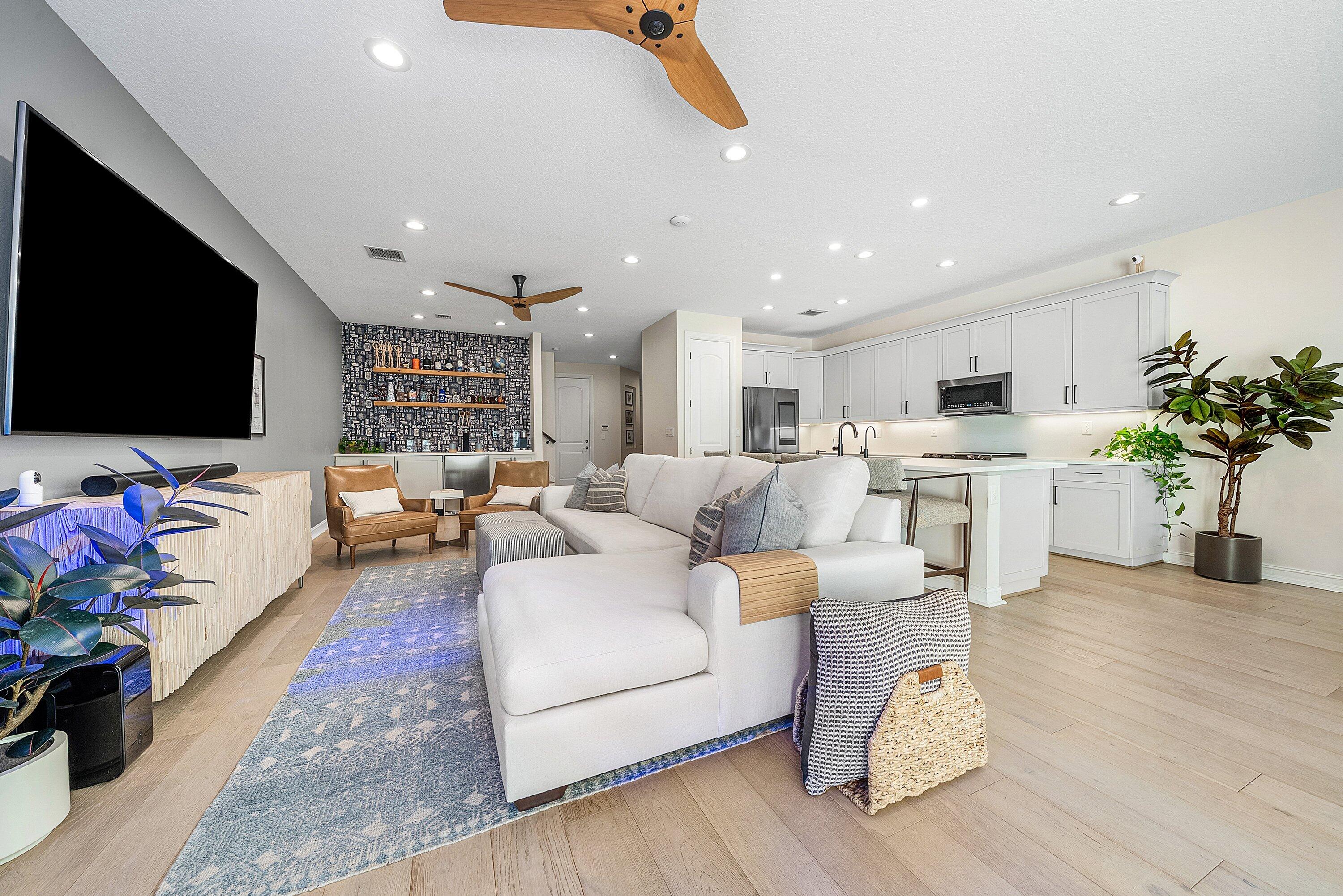 100 NW 69th Cir 44