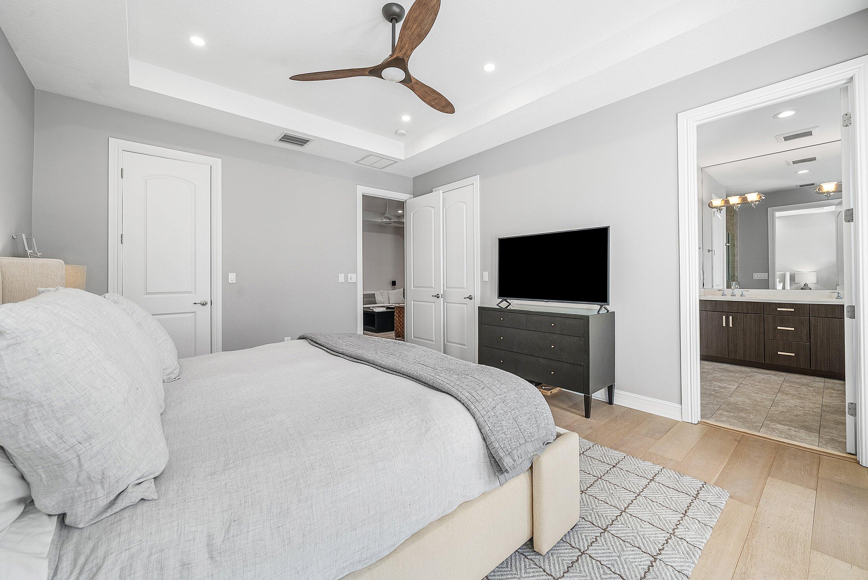 100 NW 69th Cir 44