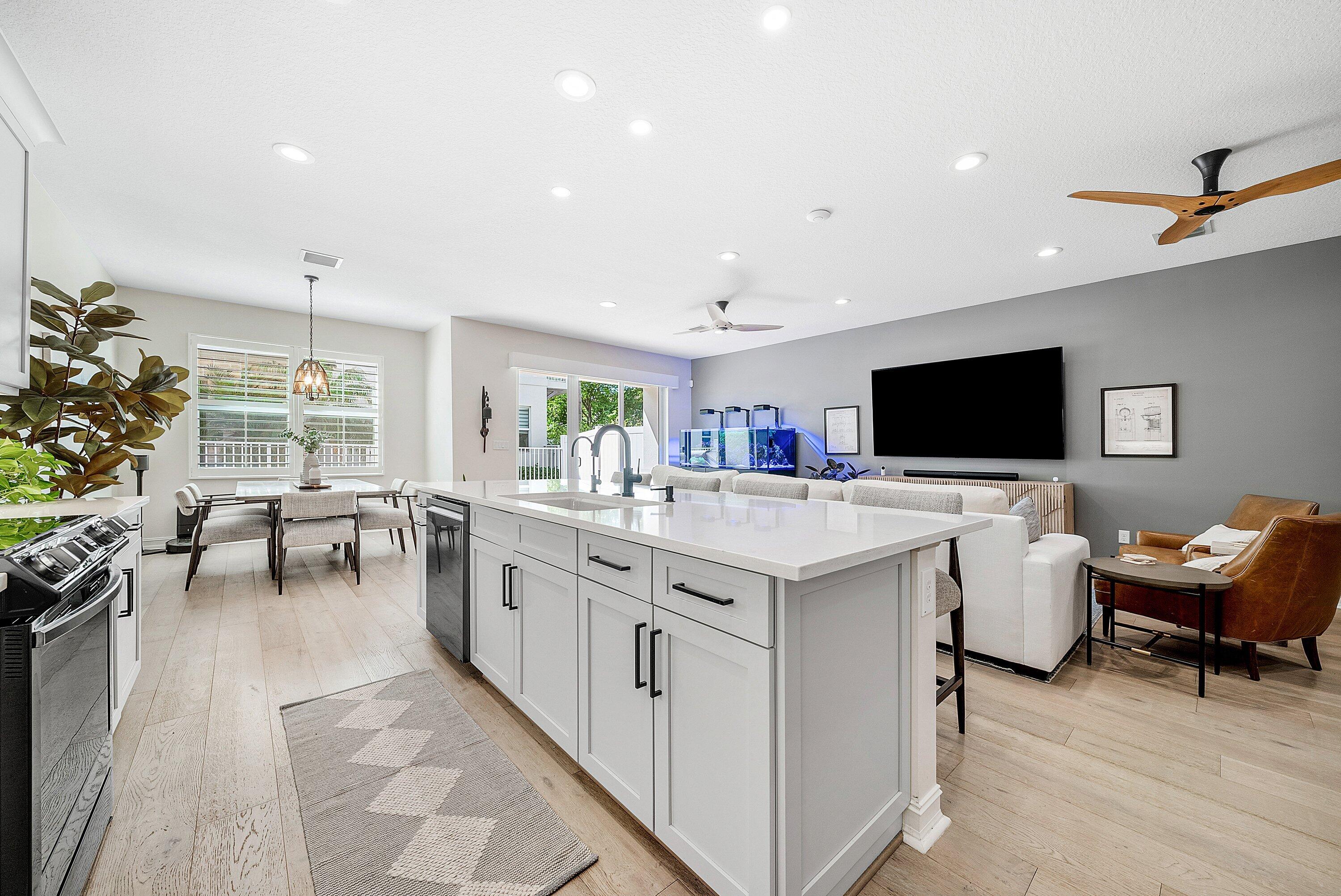 100 NW 69th Cir 44