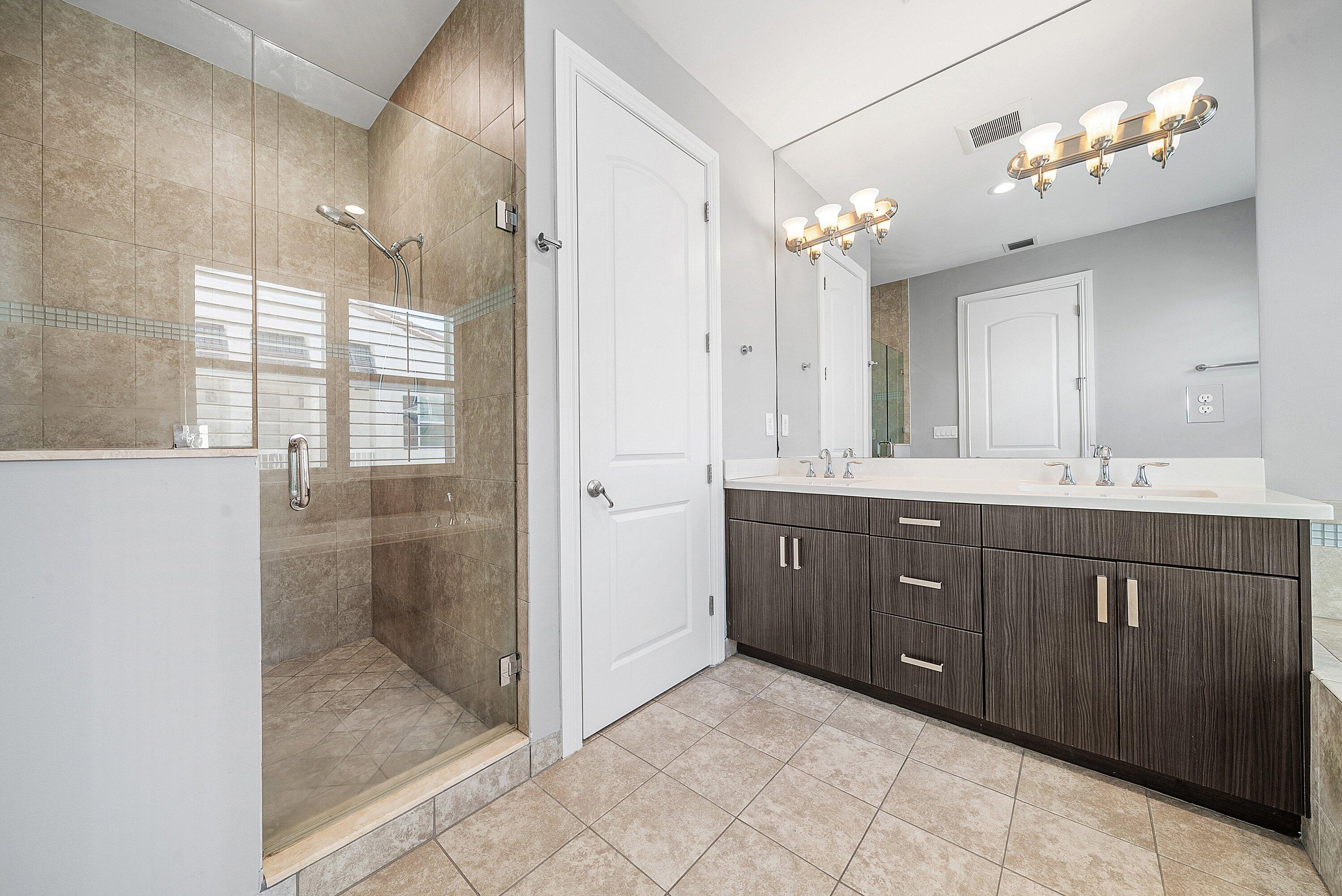 100 NW 69th Cir 44