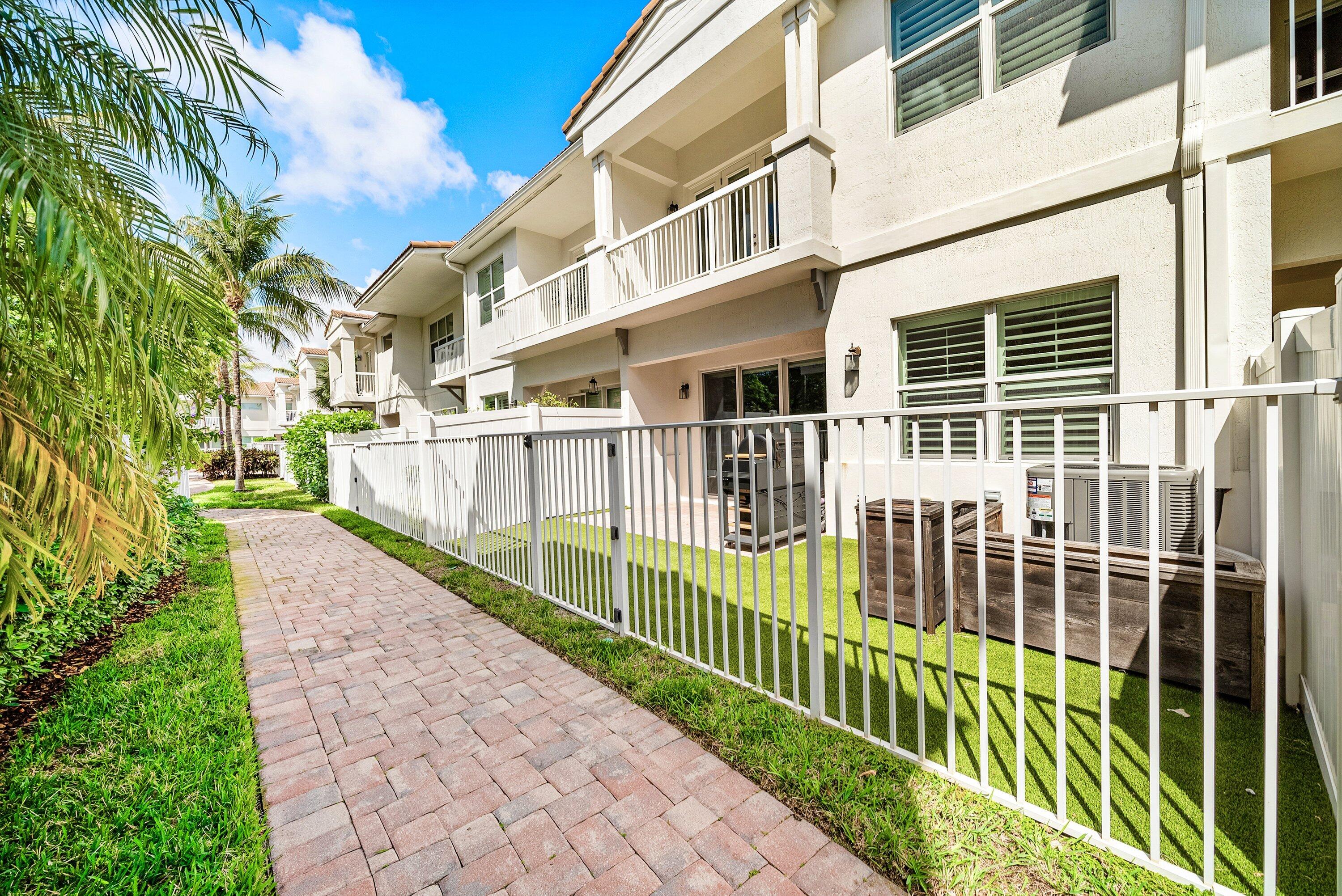 100 NW 69th Cir 44