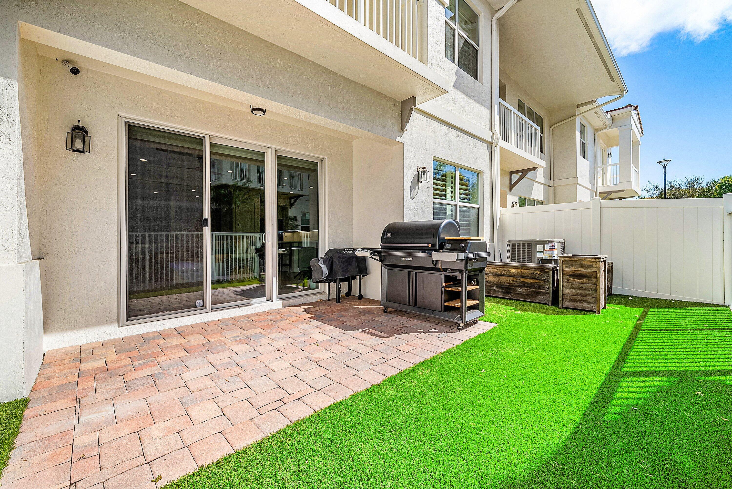 100 NW 69th Cir 44