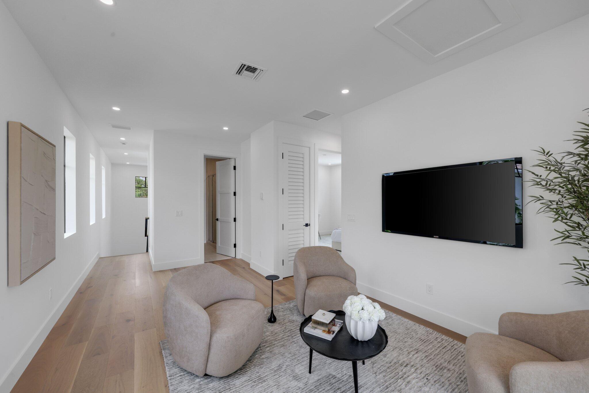 238 NE 12th Street