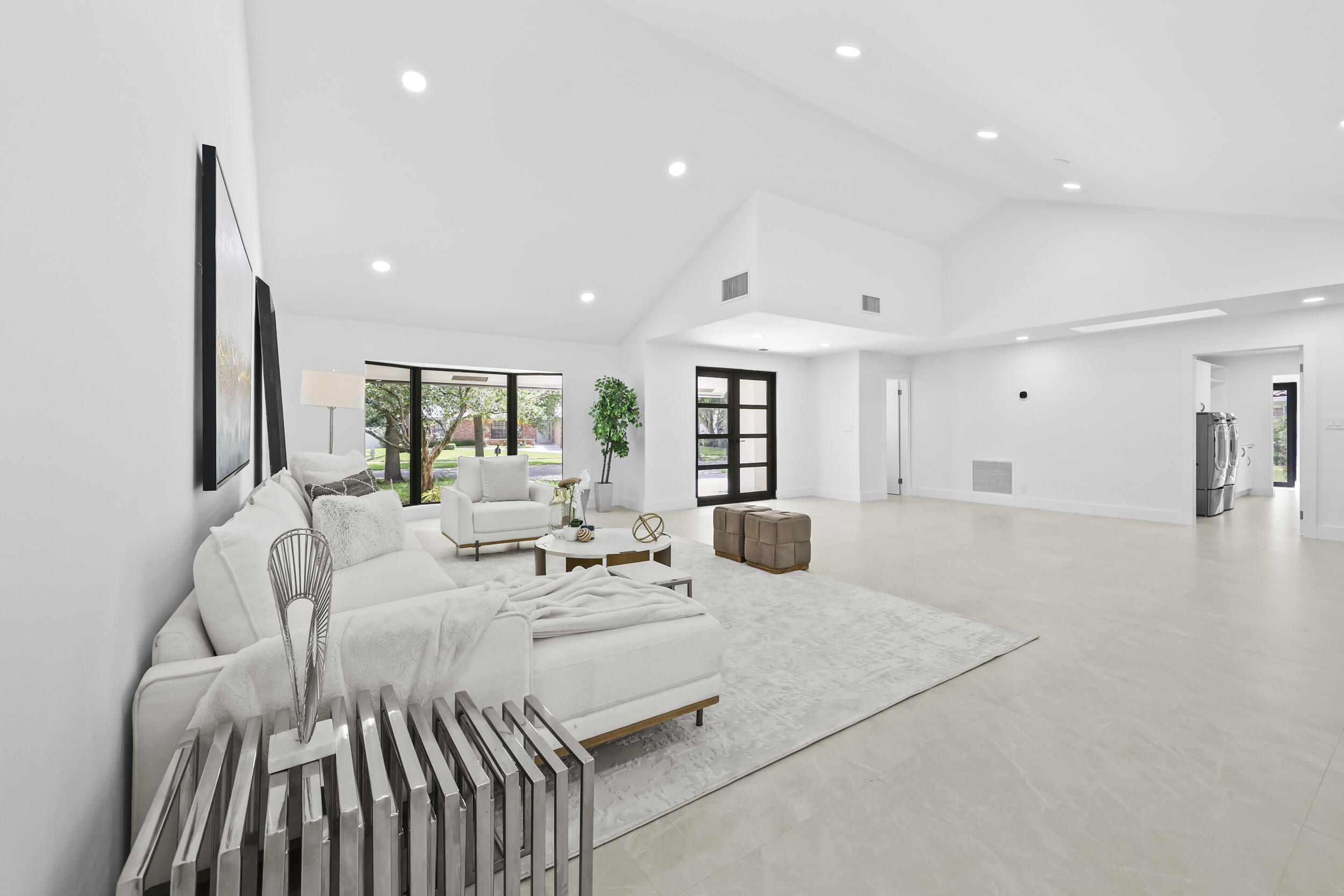 7571 Estrella Circle