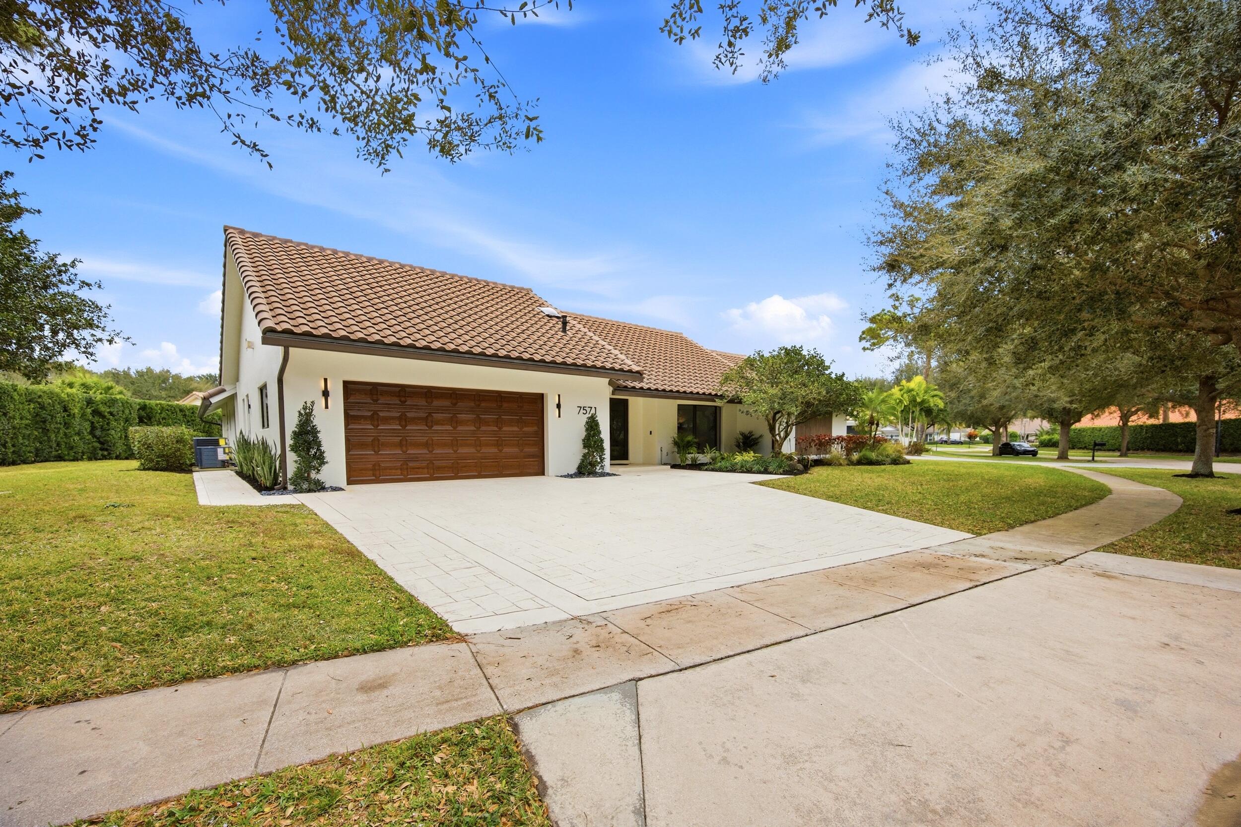7571 Estrella Circle