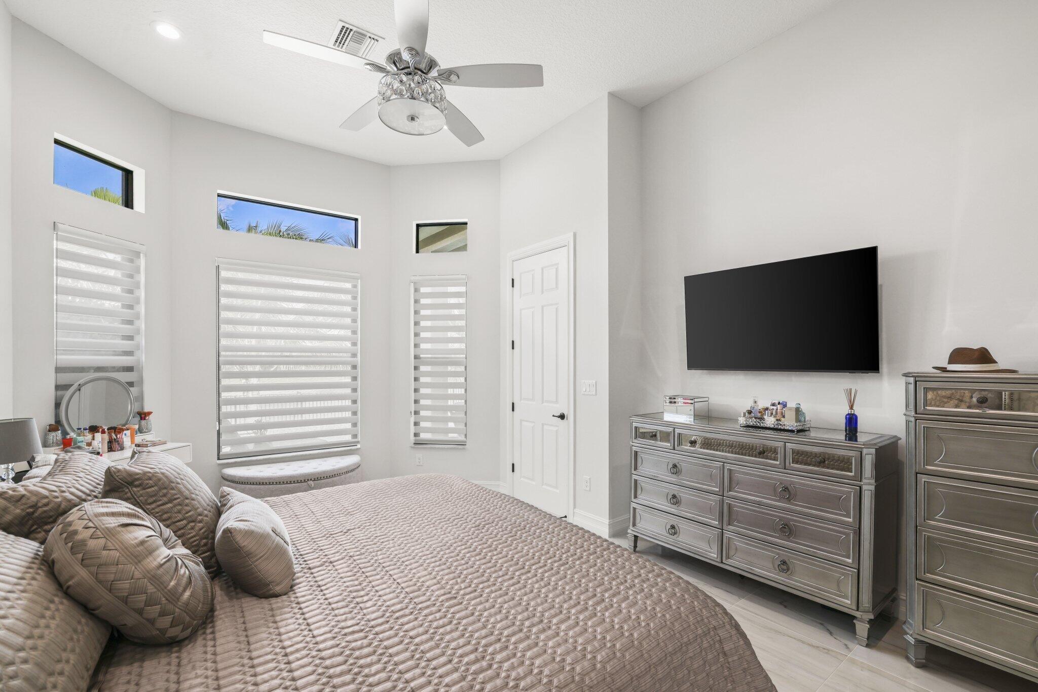 9031 Leon Circle W