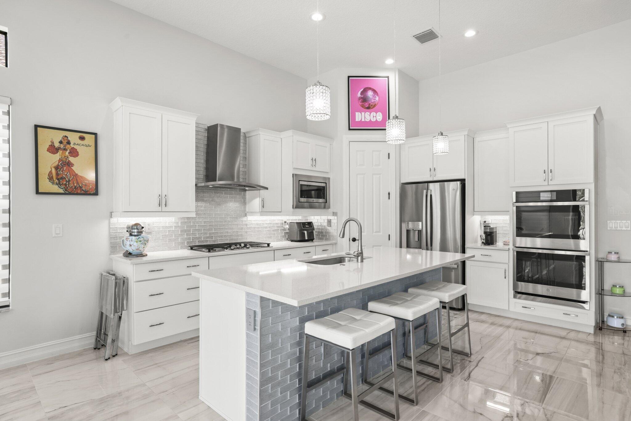 9031 Leon Circle W
