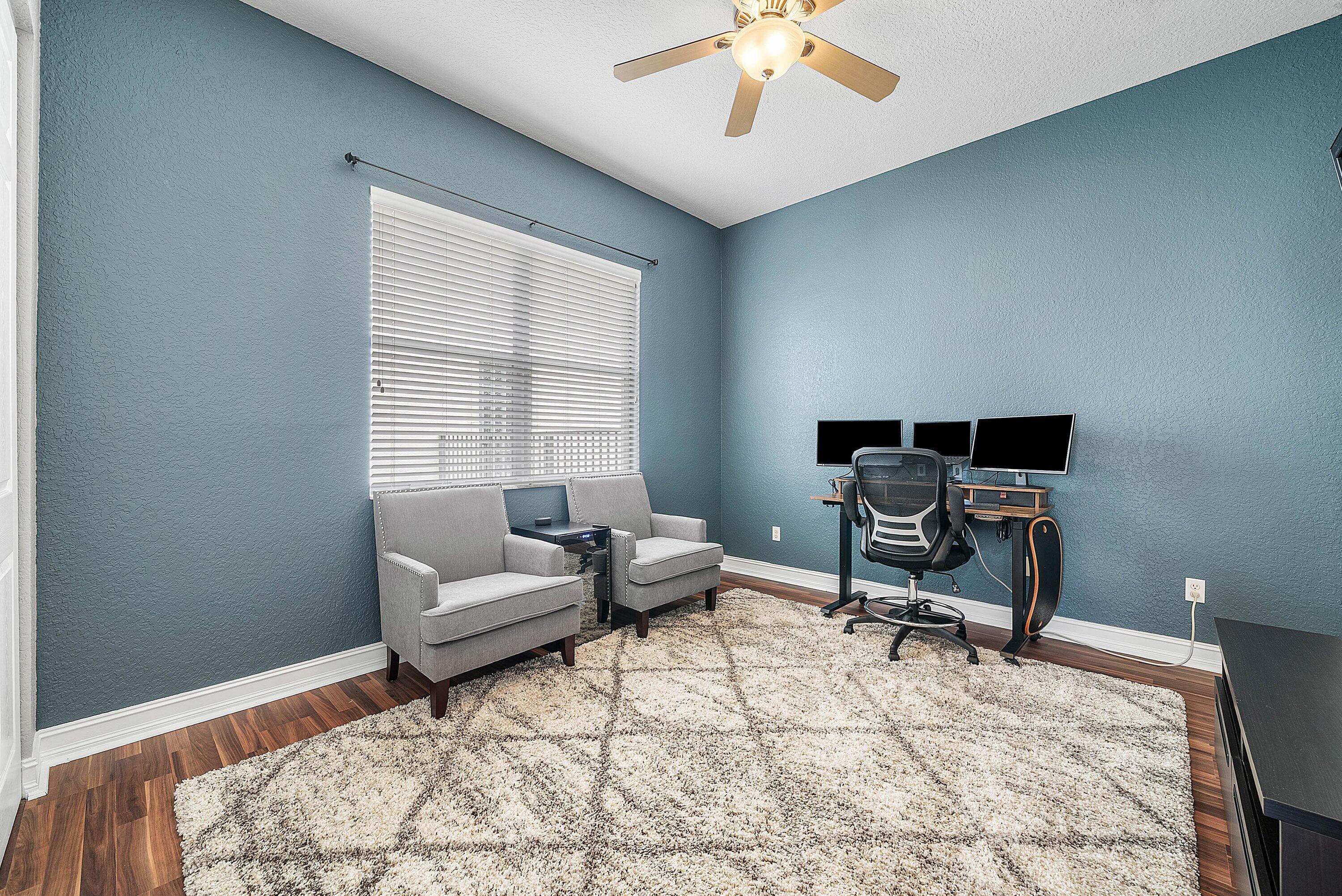 8564 BREEZY OAK Way